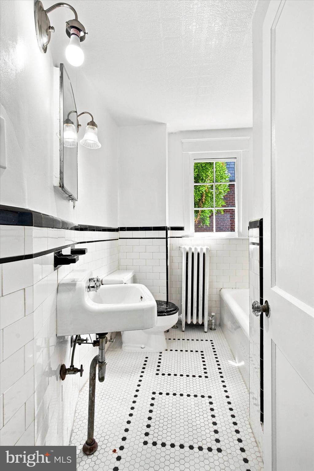 EAST FALLS - Residential