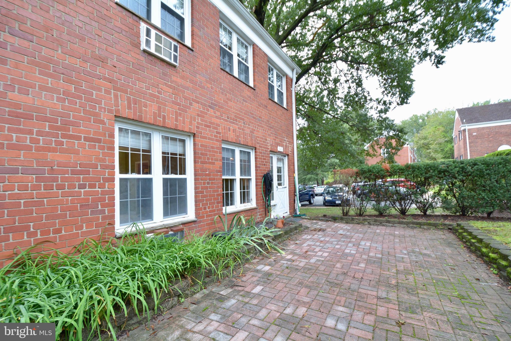 PARK  FAIRFAX - Residential Lease