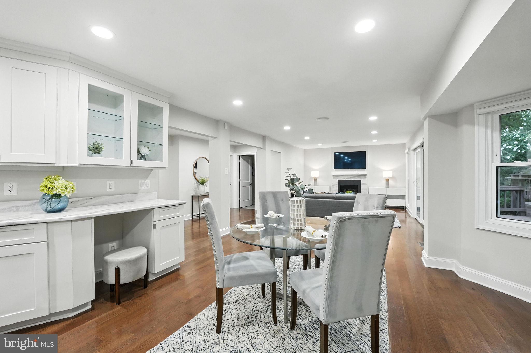 LANGLEY OAKS - Residential