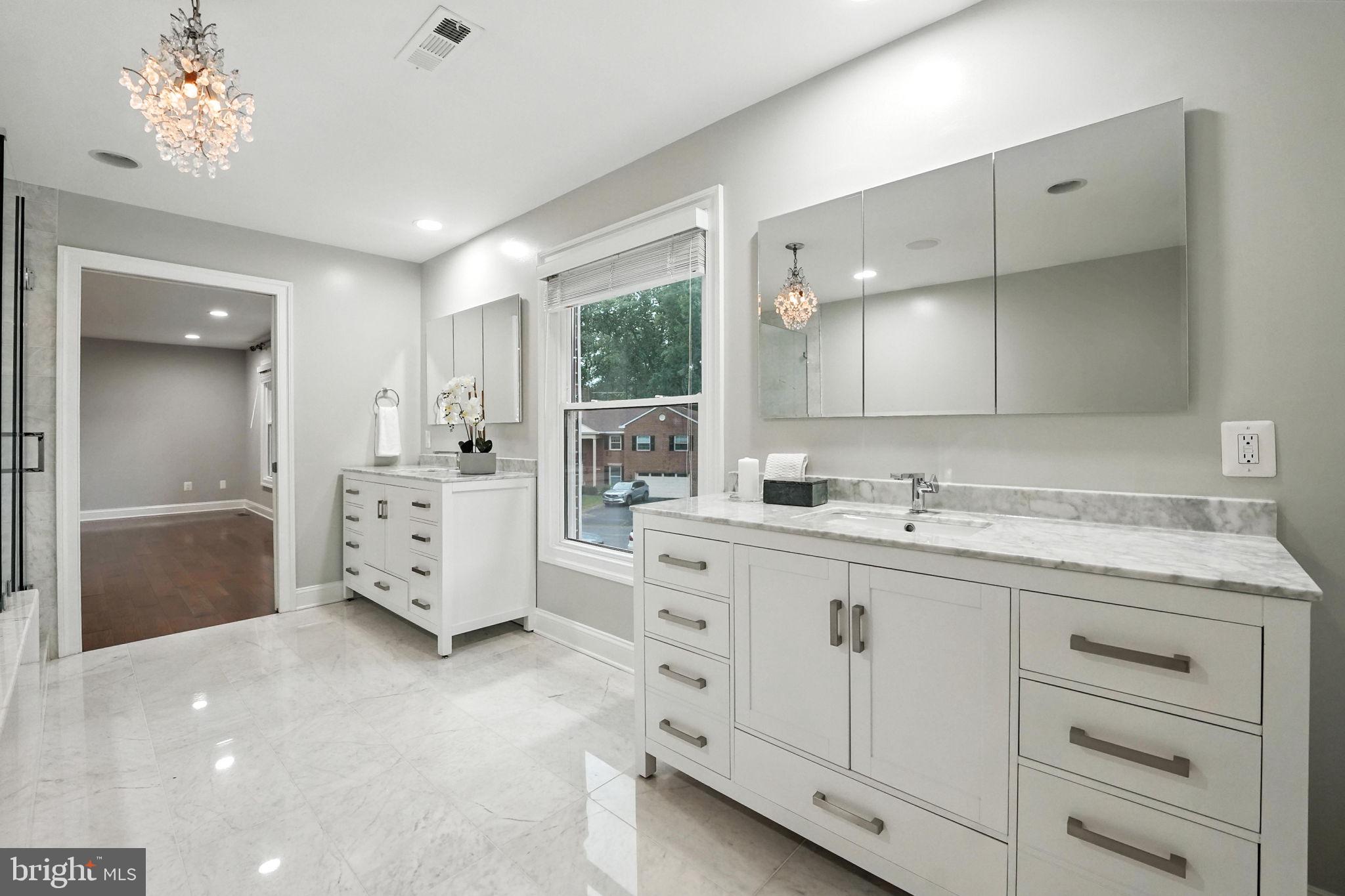 LANGLEY OAKS - Residential