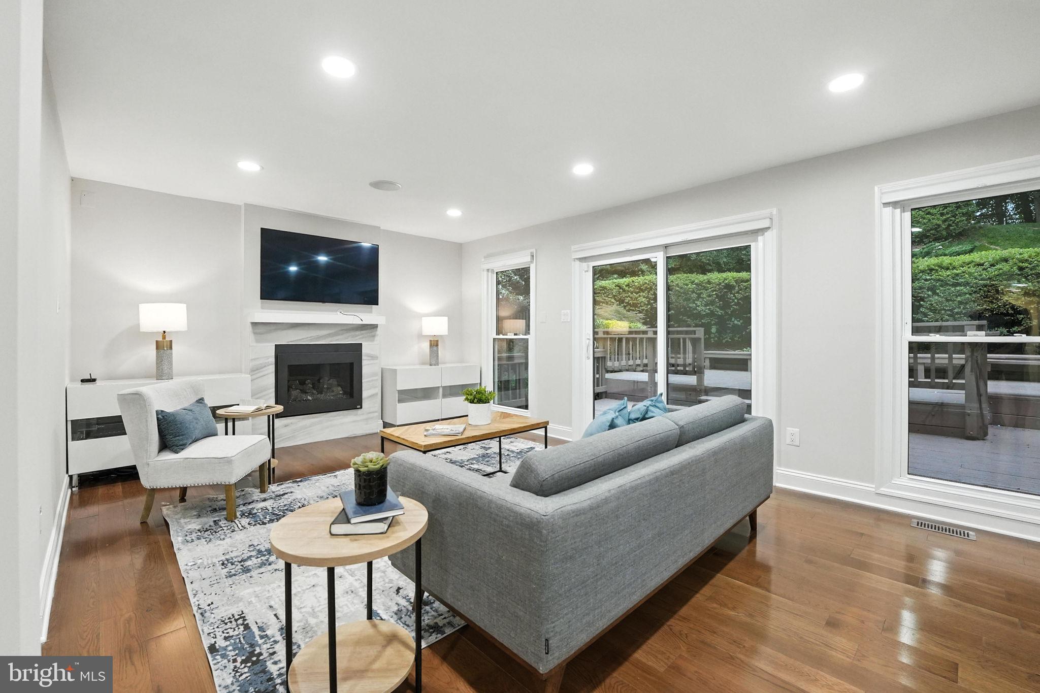 LANGLEY OAKS - Residential