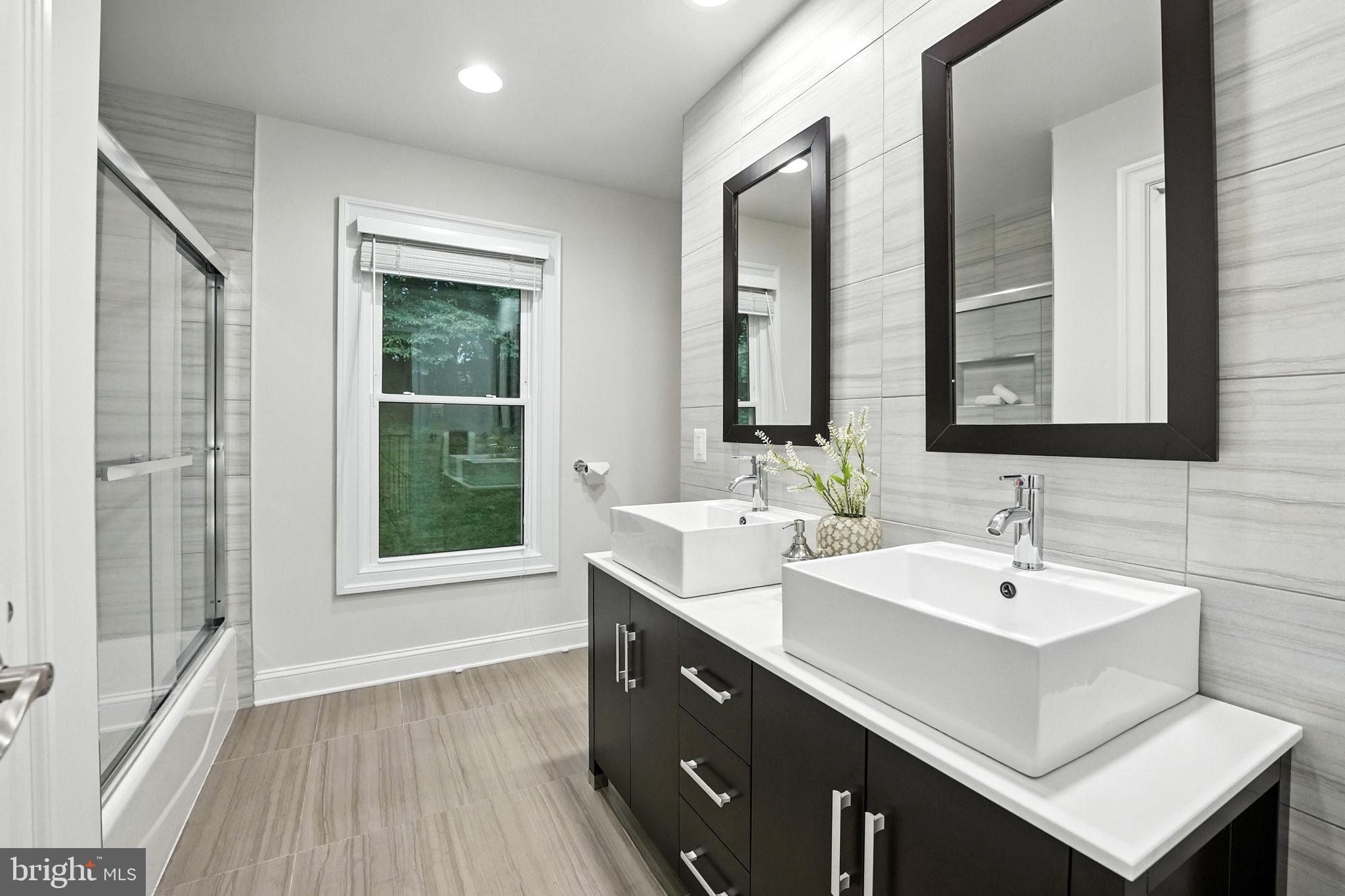 LANGLEY OAKS - Residential