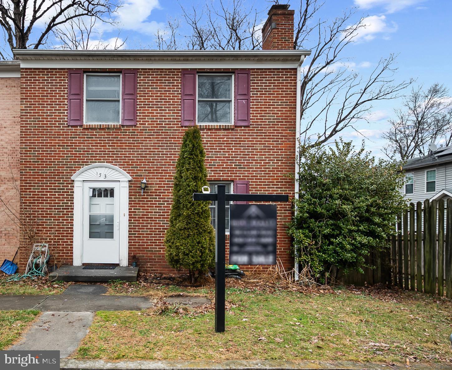 BACK ON THE MARKET!!!  LOVELY END UNIT TOWN HOME in sought after area of Stephens City!  Fully remodeled ALL BRICK town home with new kitchen and baths, as well as fresh paint, and new flooring.  Literally walking distance to parks, shops, restaurants, as well as publics and private schools.  Professional pictures to come!  Book an appointment today... this one WILL NOT LAST LONG! MAJOR REPAIRS HAVE BEEN DONE... the home is MOVE IN READY.