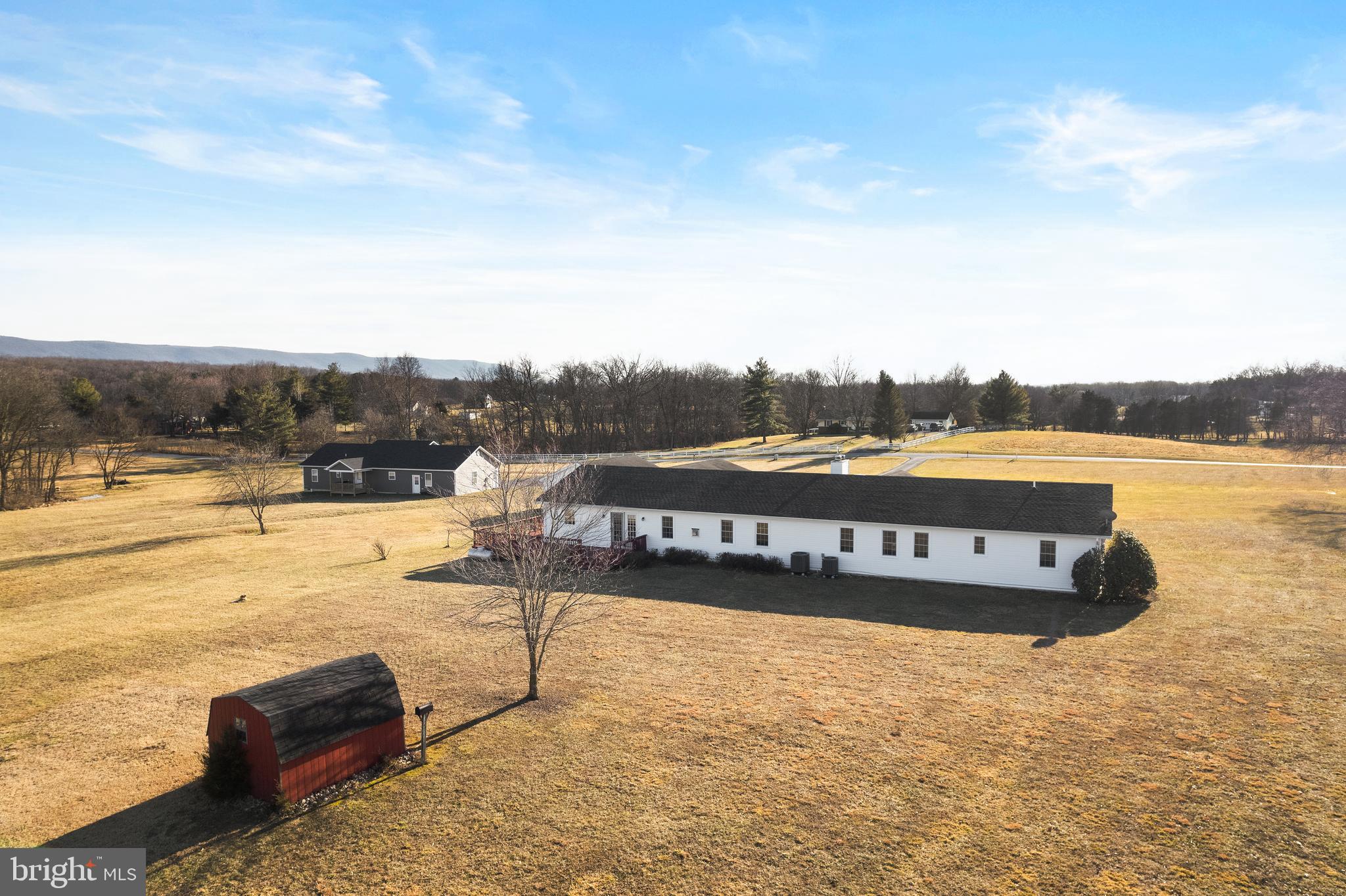 WINDSOR FARMS - Residential