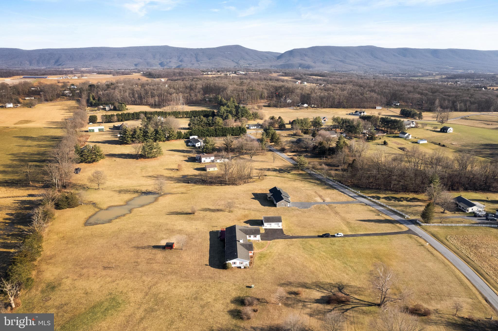 WINDSOR FARMS - Residential