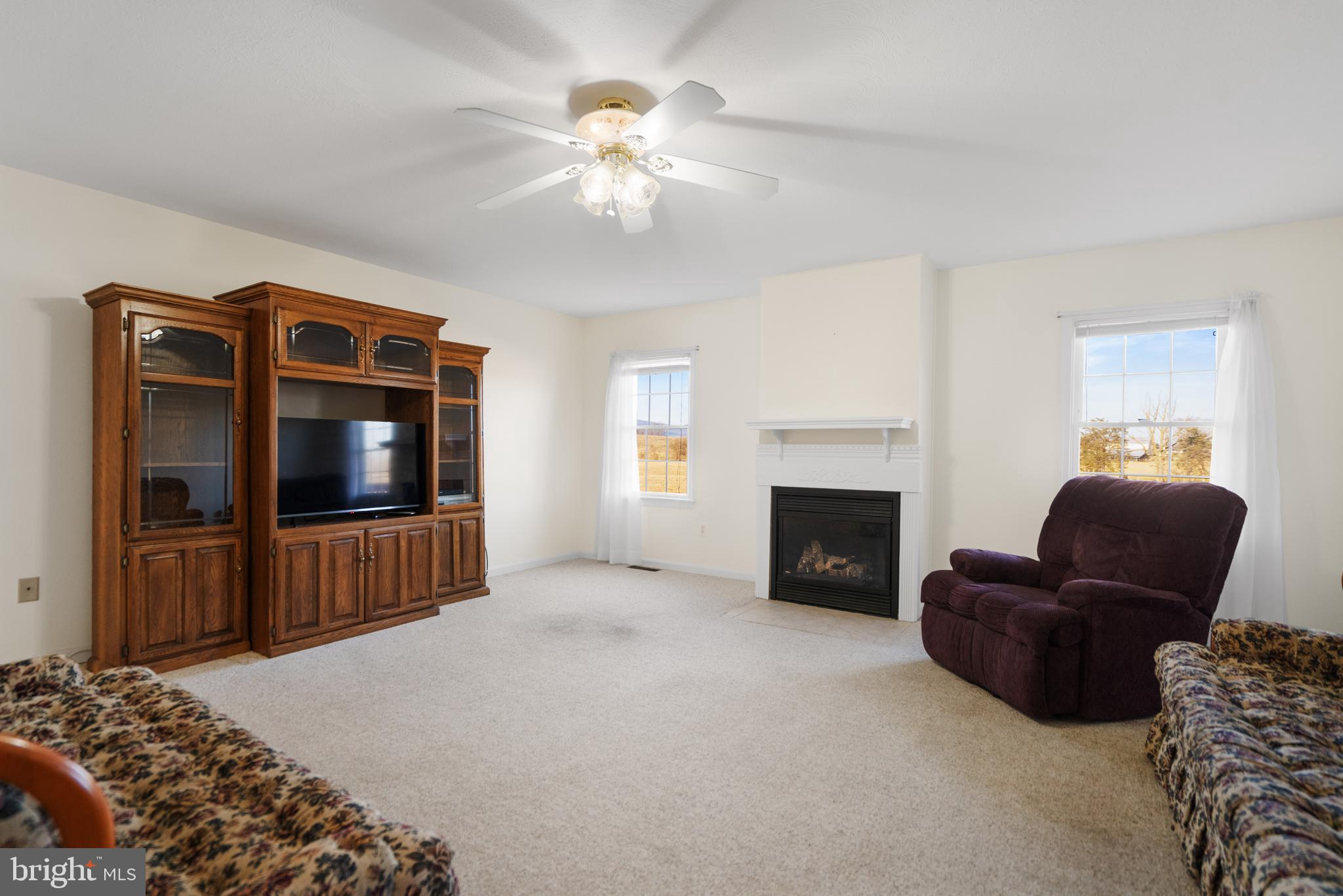 WINDSOR FARMS - Residential