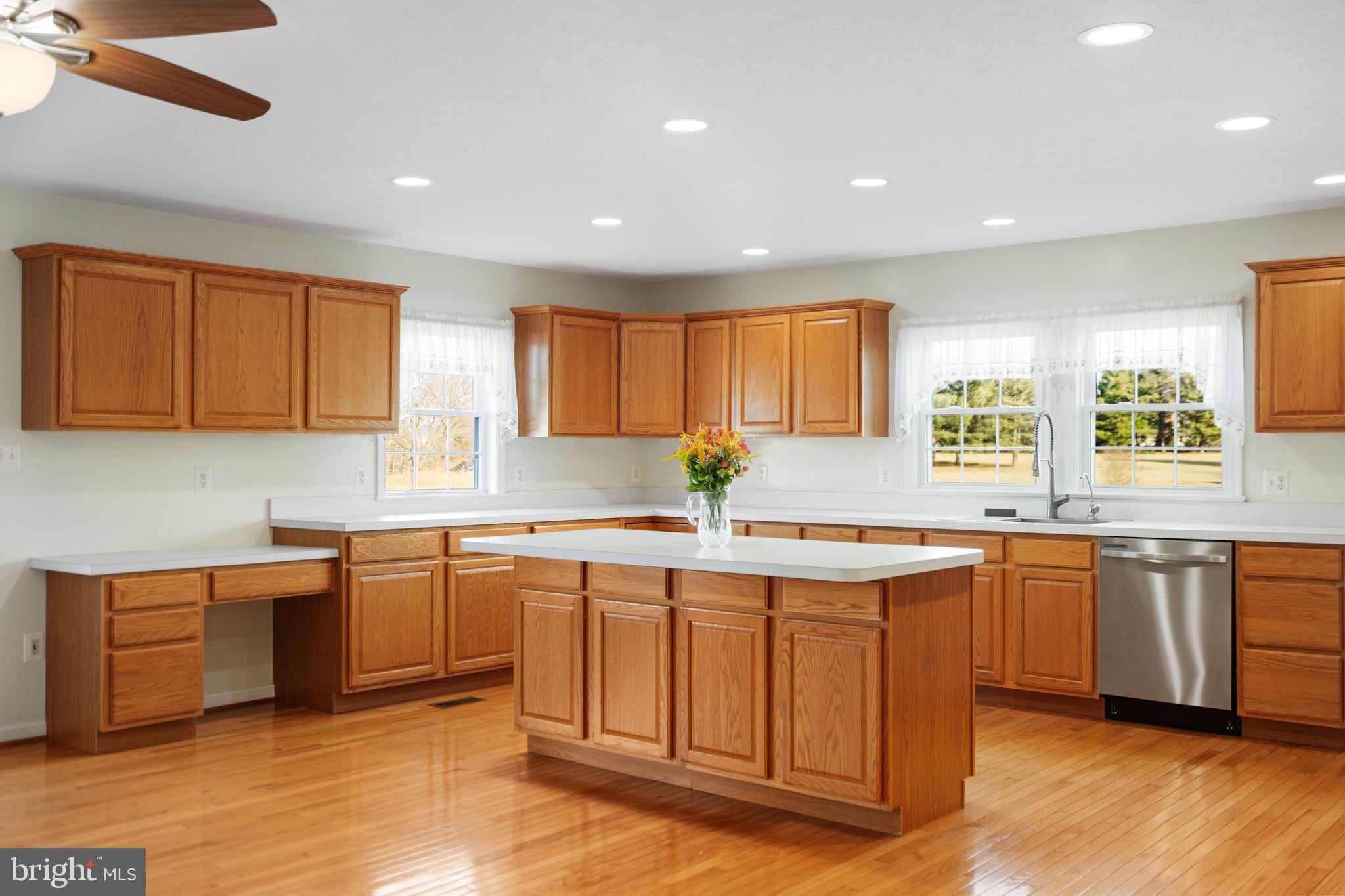 WINDSOR FARMS - Residential