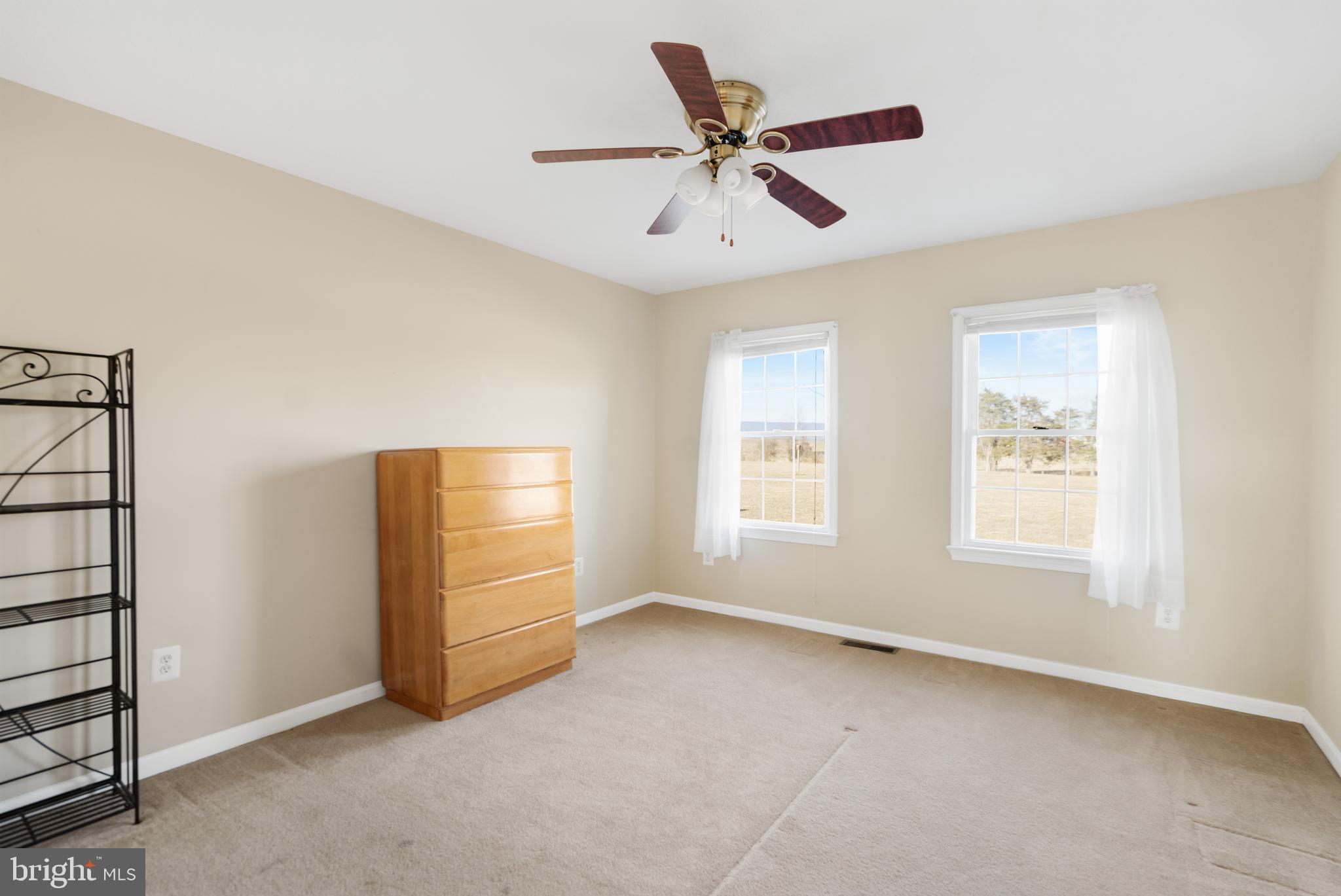 WINDSOR FARMS - Residential