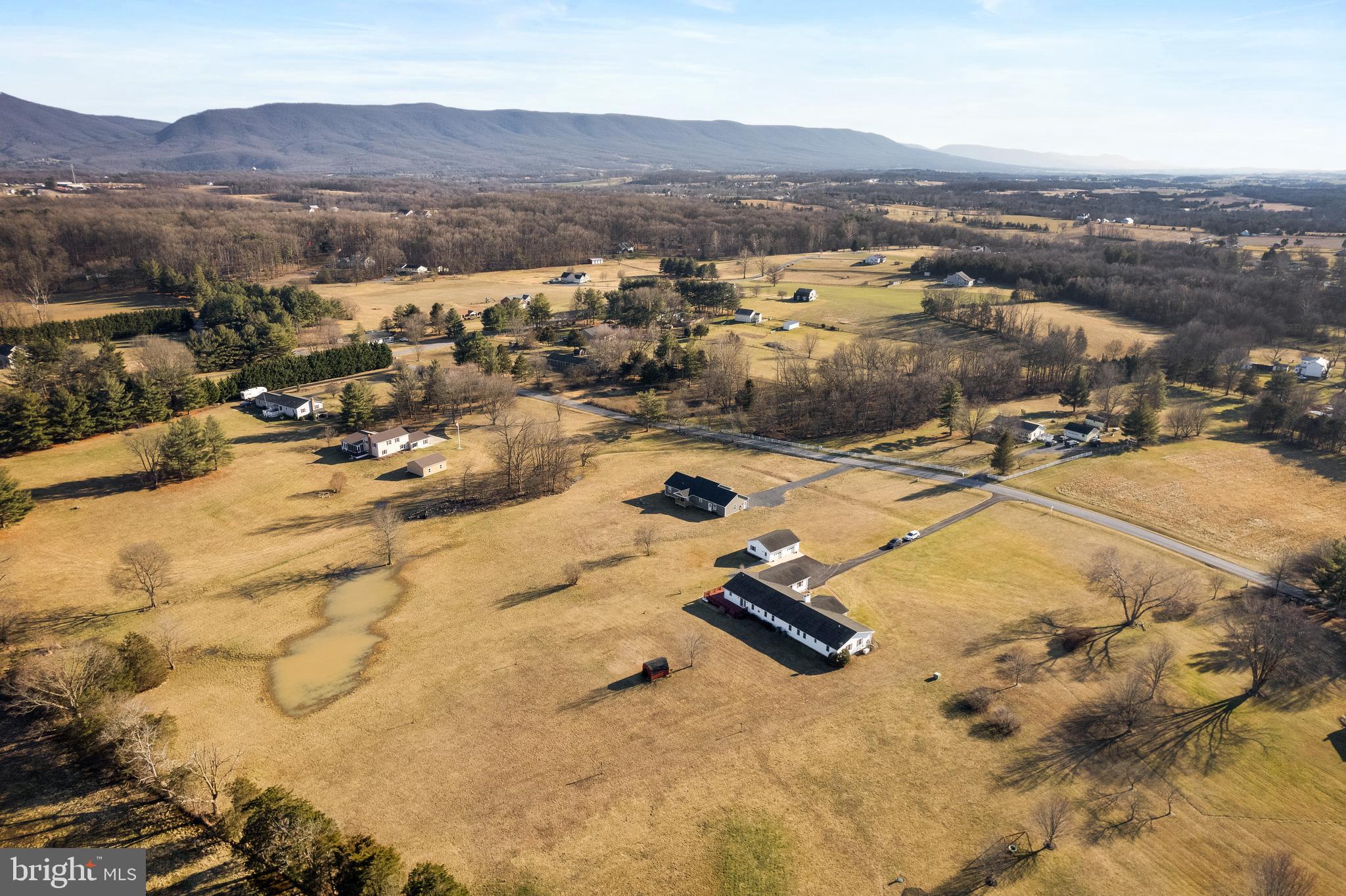 WINDSOR FARMS - Residential