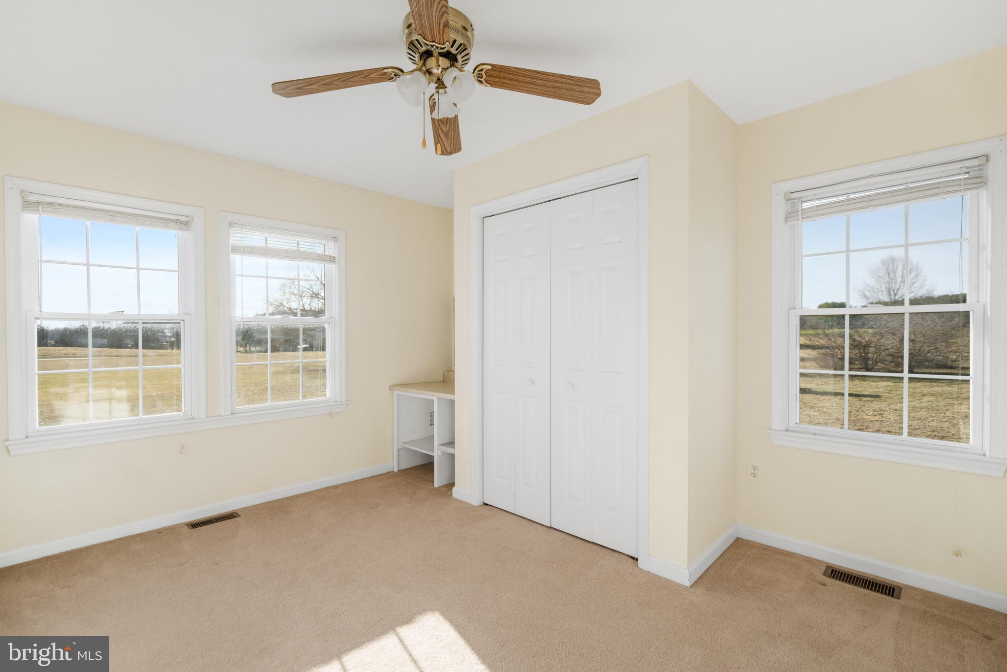 WINDSOR FARMS - Residential