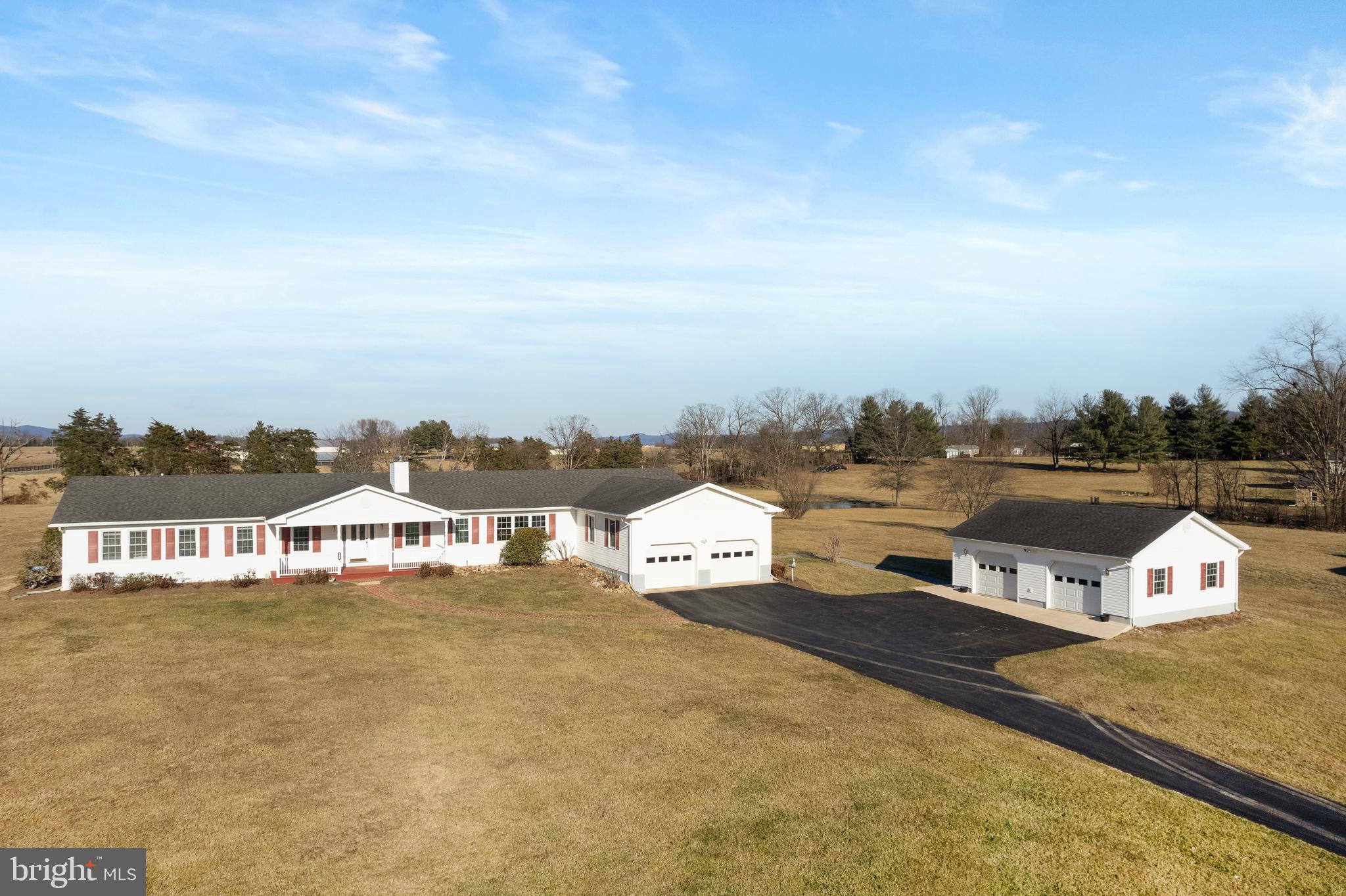 WINDSOR FARMS - Residential