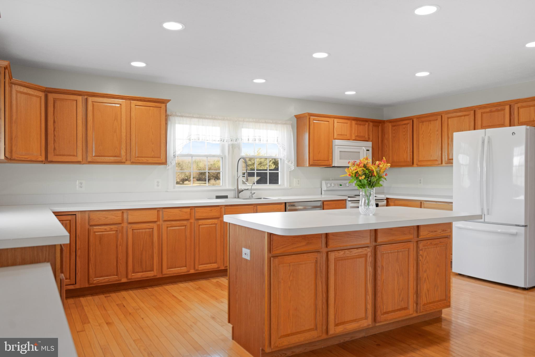 WINDSOR FARMS - Residential