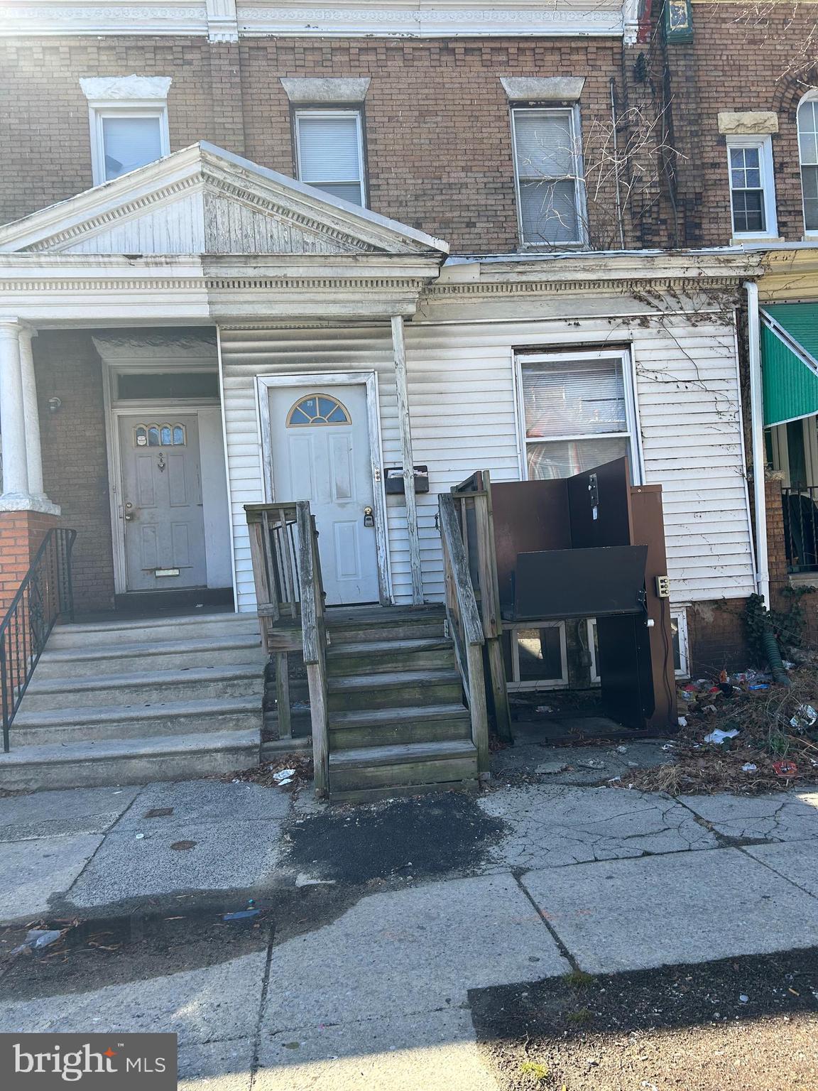 Calling all INVESTORS! Nice 4 bedroom to rehab and flip or save it for good rental income. Property also has the ability to be converted into duplex 2 apartments on each floor. Seller look  fore a fast and quick settlement CASH
Property being sold in present As Is condition. Buyer responsible for clean out
