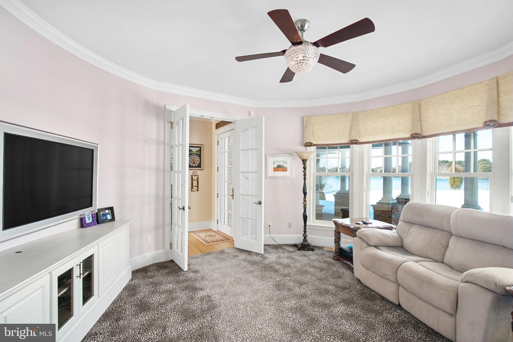 ISLAND CREEK NECK - Residential