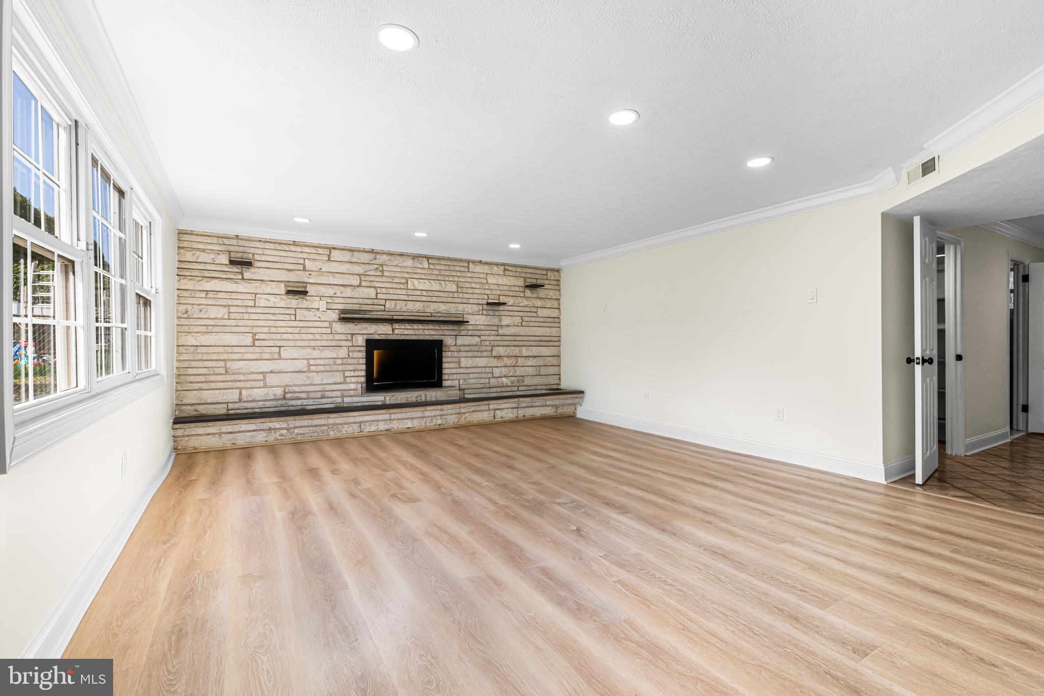 SOMERTON - Residential