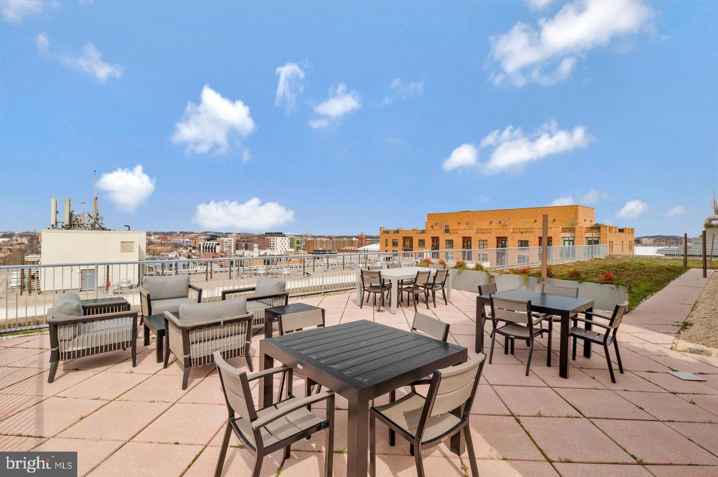 MT VERNON SQUARE - Residential