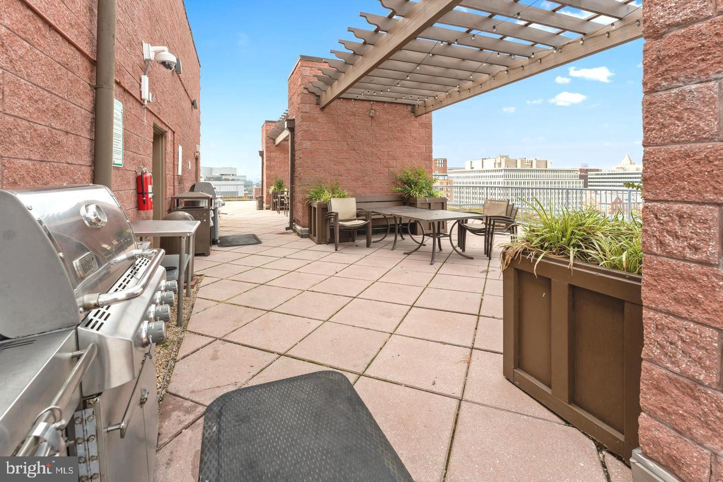 MT VERNON SQUARE - Residential