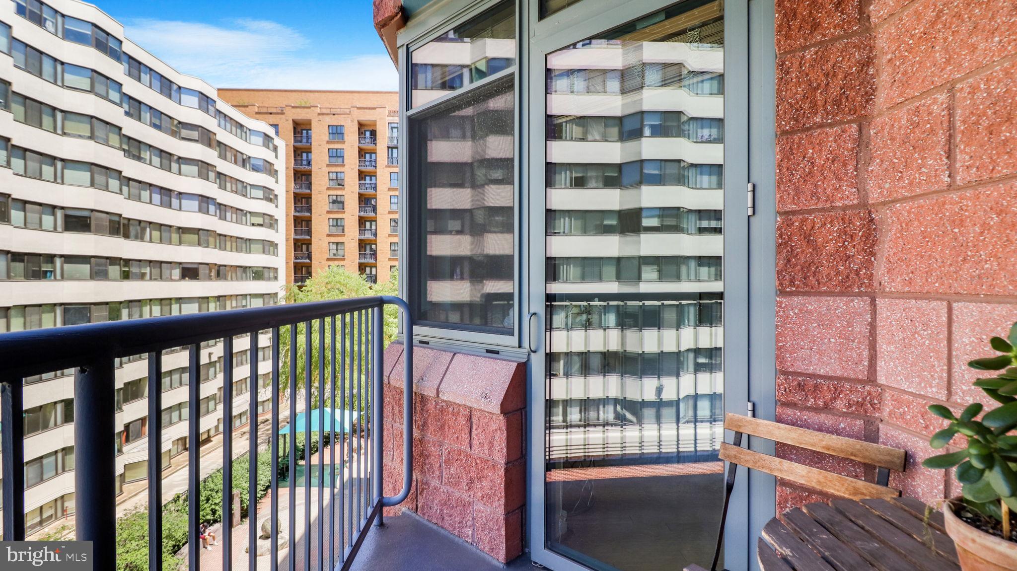MT VERNON SQUARE - Residential