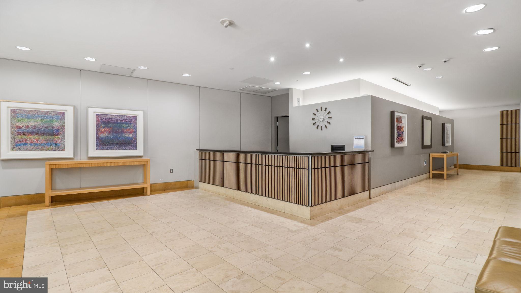MT VERNON SQUARE - Residential