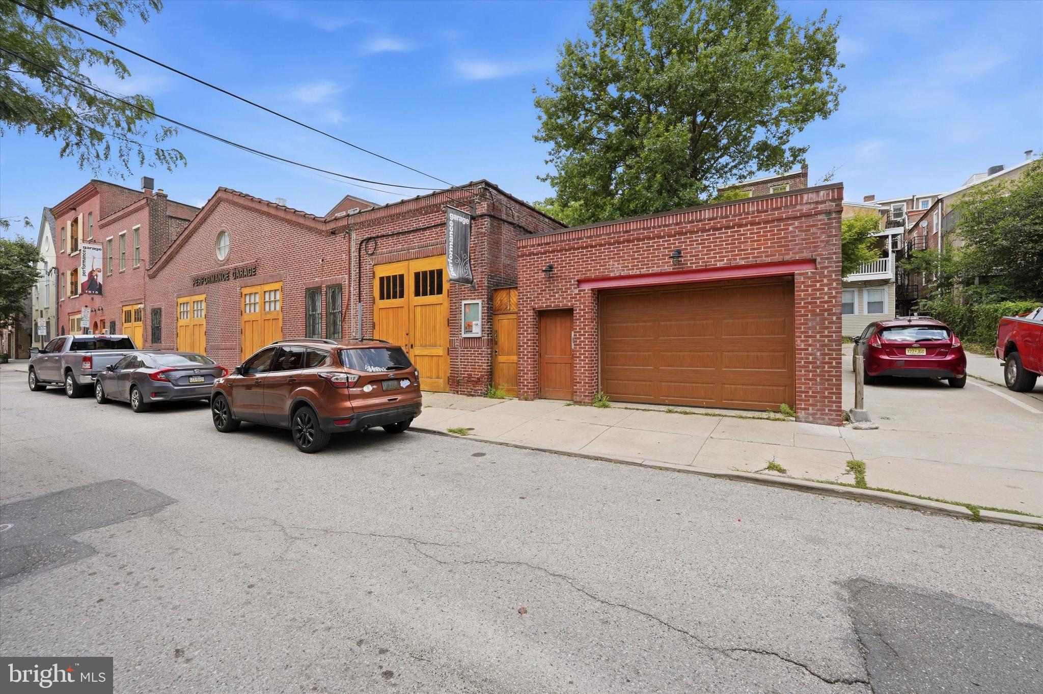 FAIRMOUNT - Residential