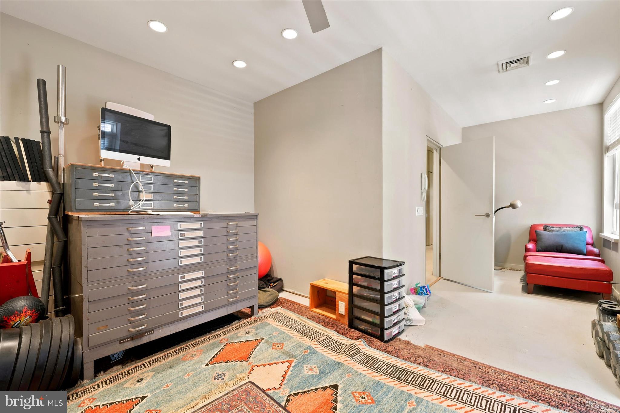 FAIRMOUNT - Residential