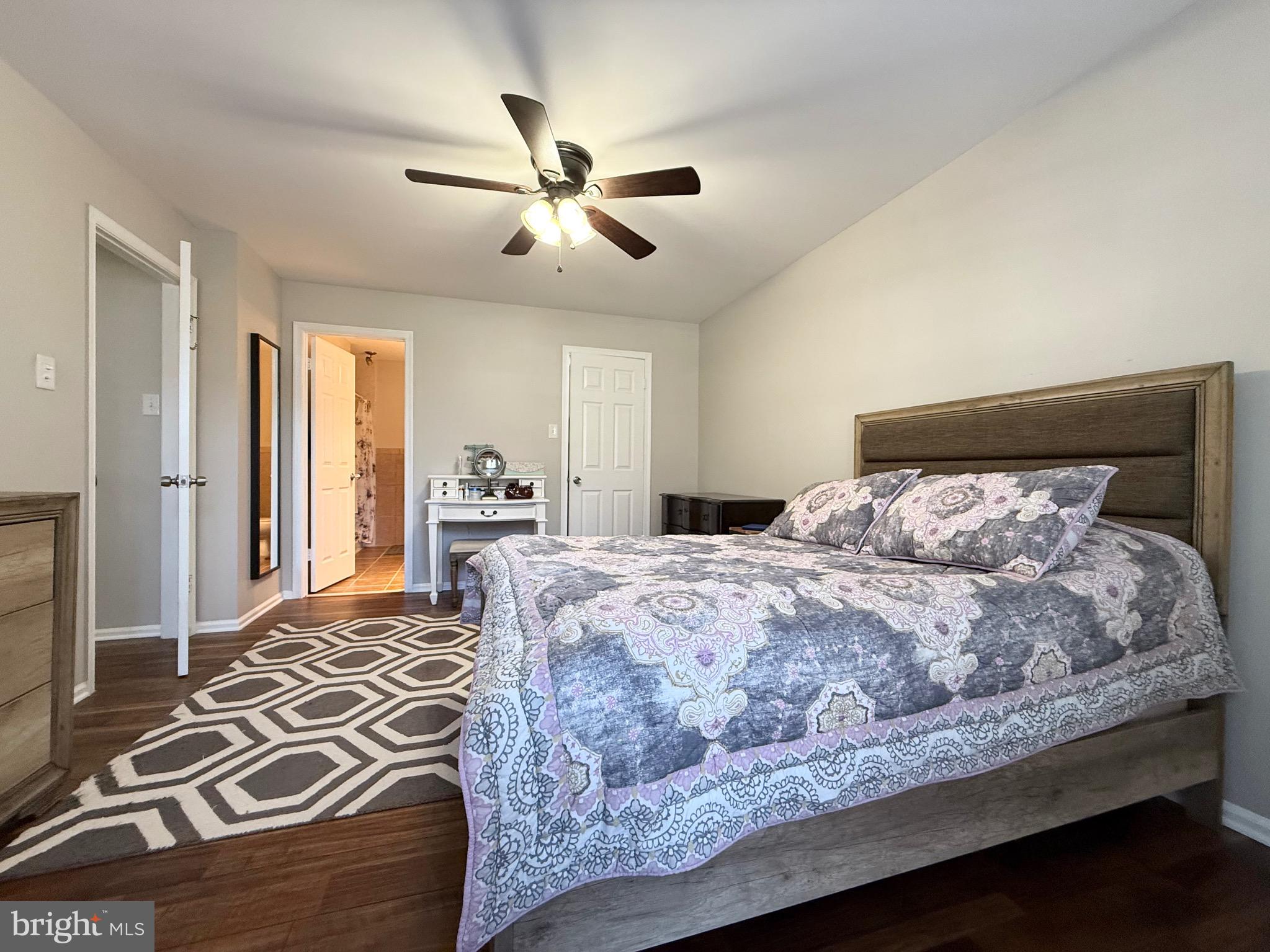 SAW MILL VALLEY - Residential