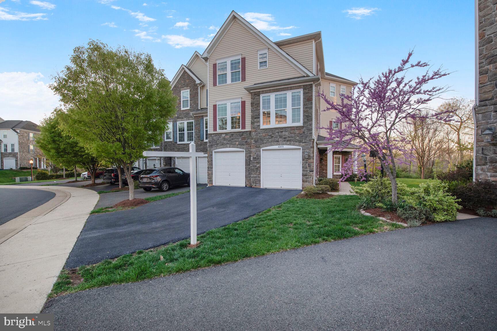 BRAMBLETON OVERLOOK - Residential