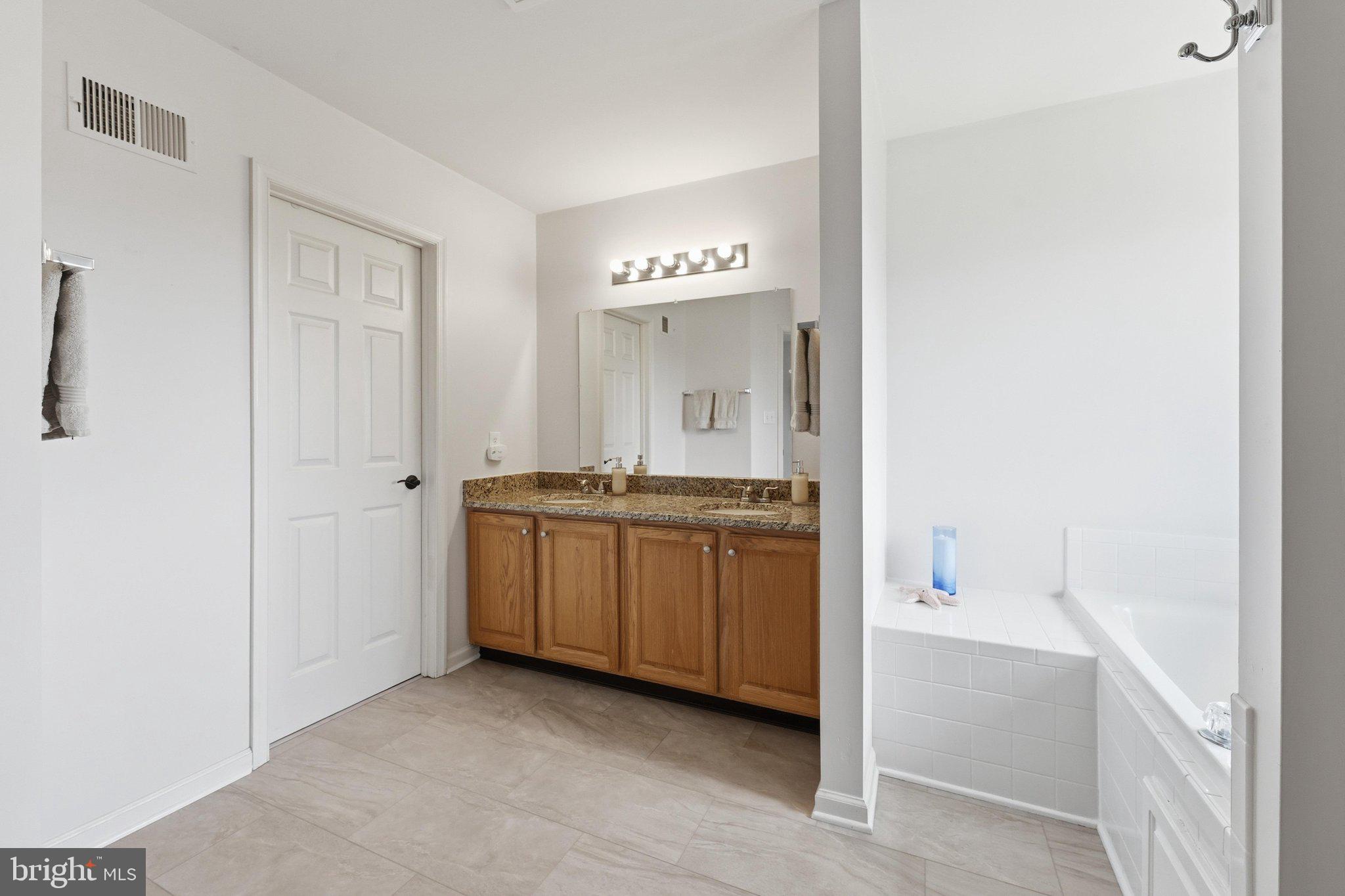 NORTH GATE TOWNE HOMES - Residential