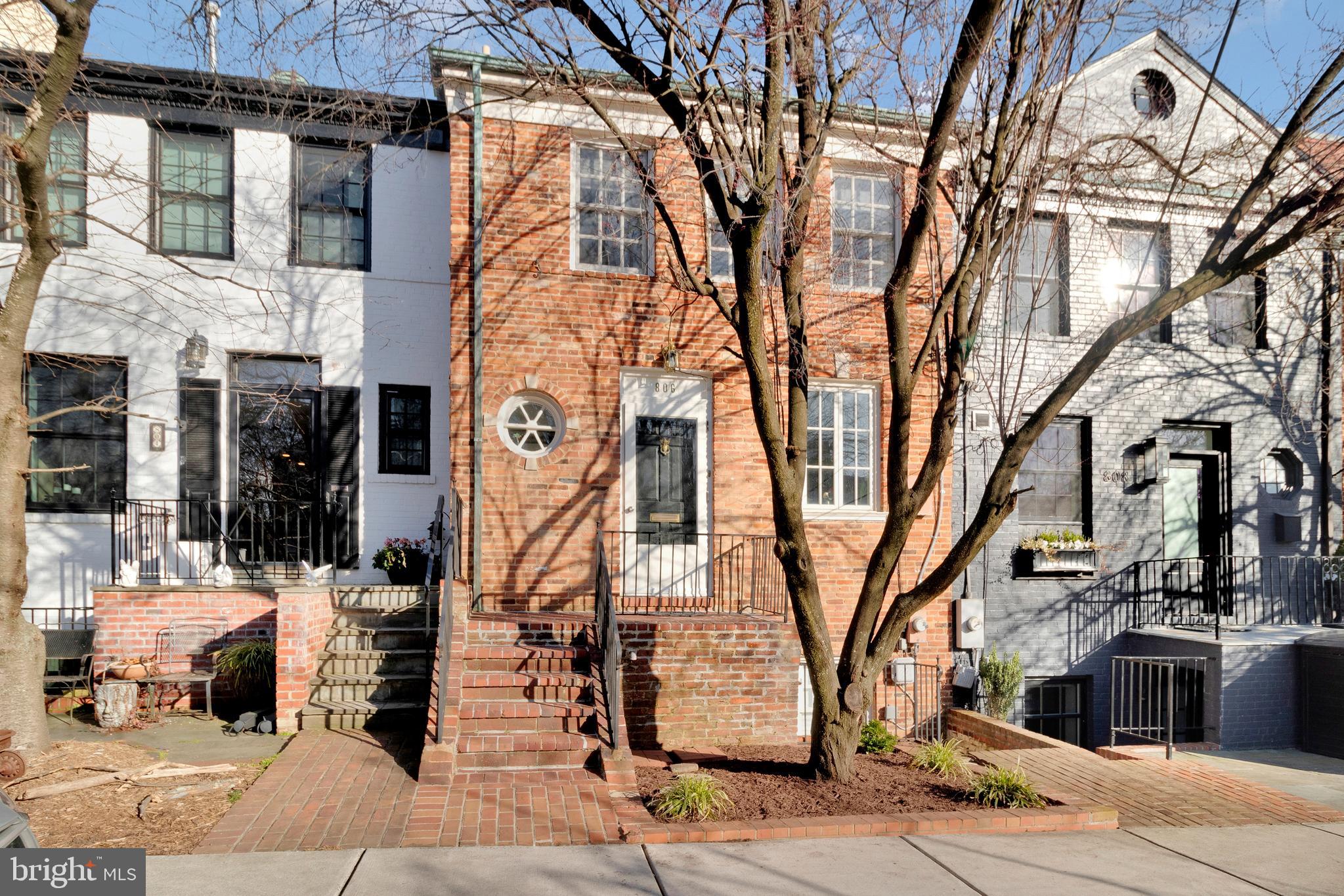 OLD TOWN ALEXANDRIA - Residential