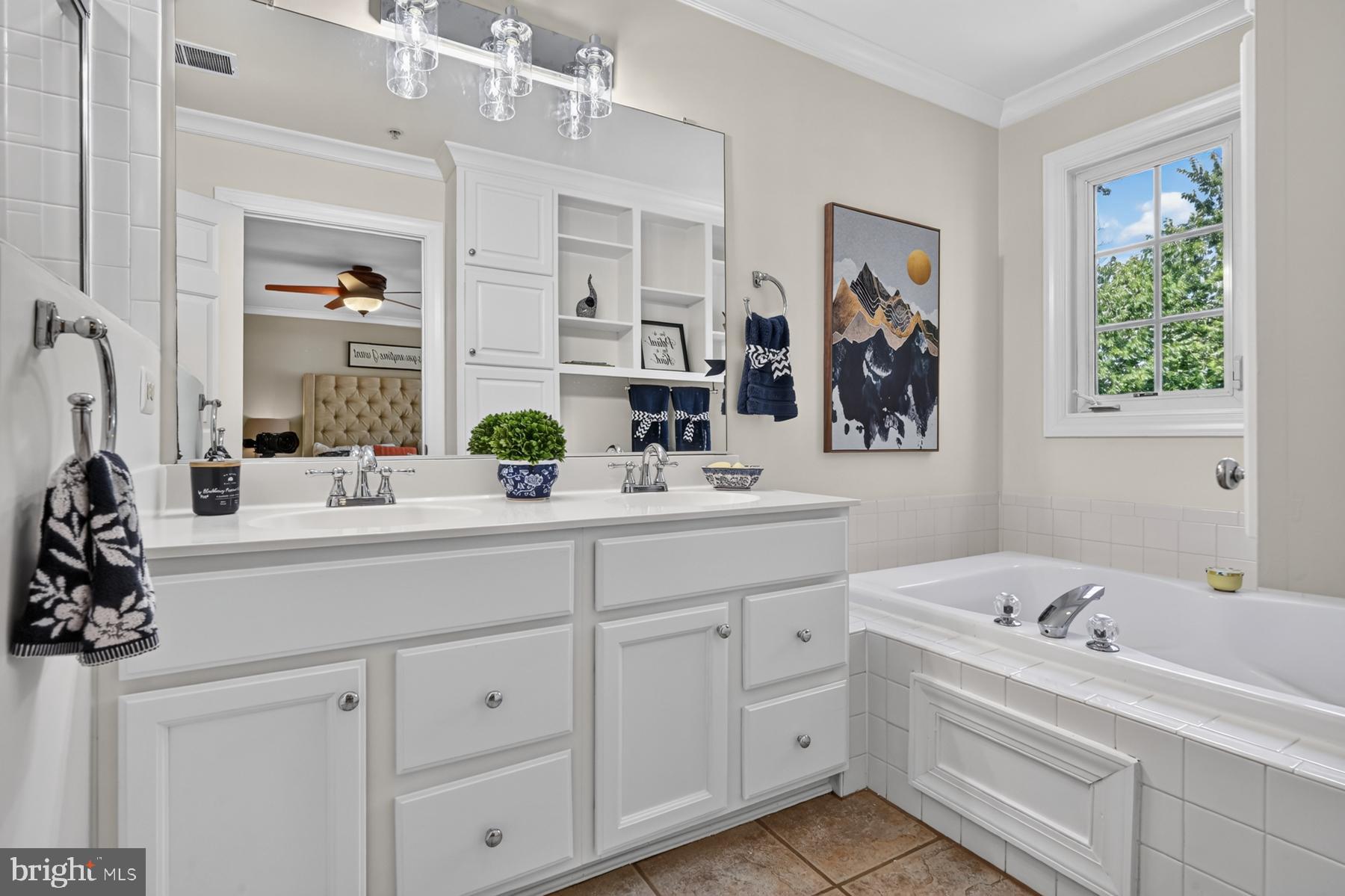 SOUTH RIVER COLONY - Residential