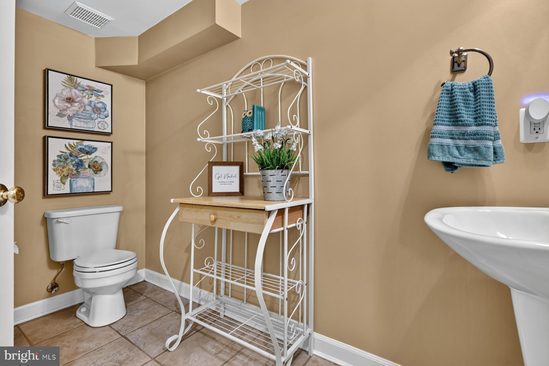 SOUTH RIVER COLONY - Residential