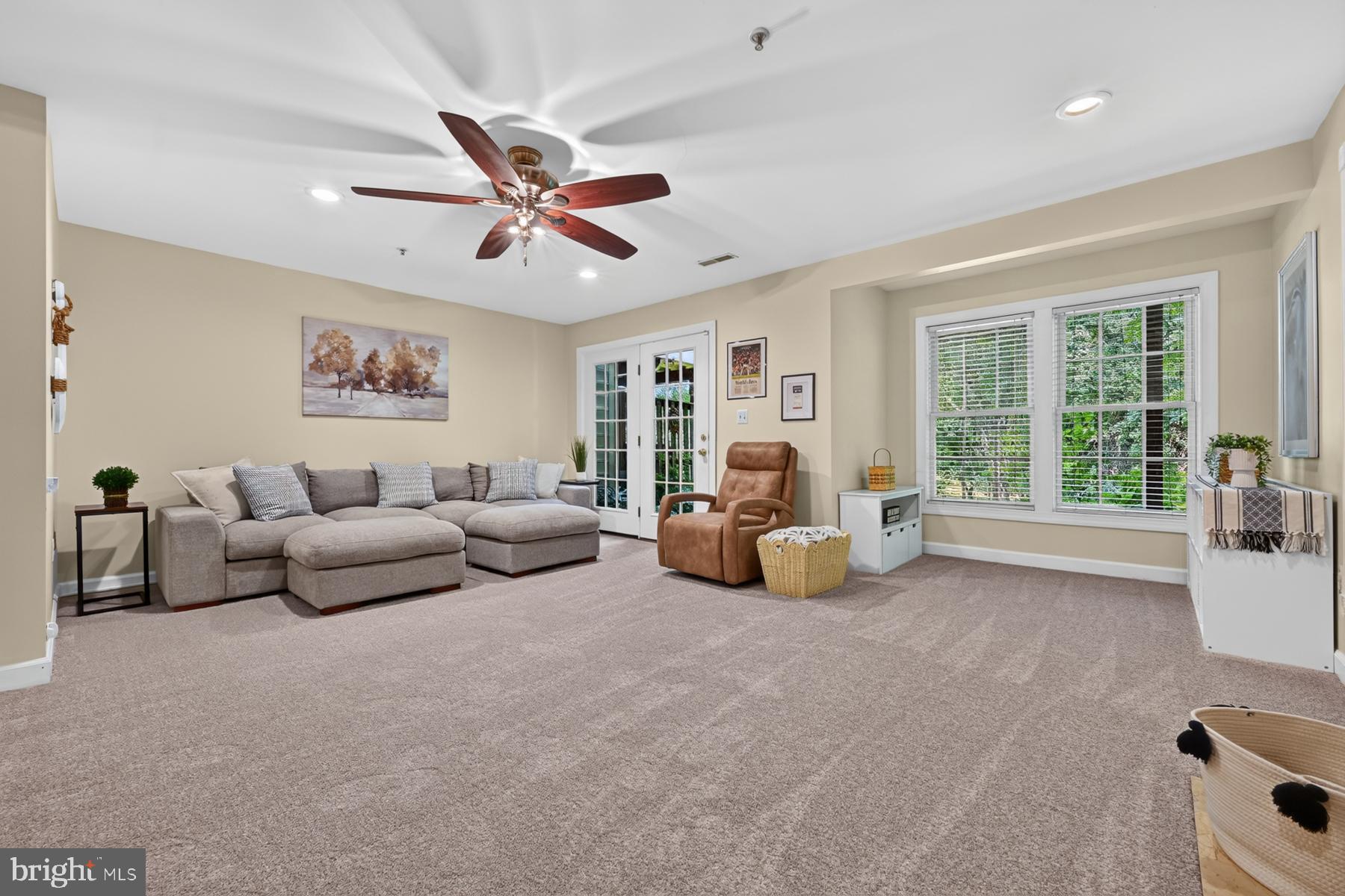 SOUTH RIVER COLONY - Residential