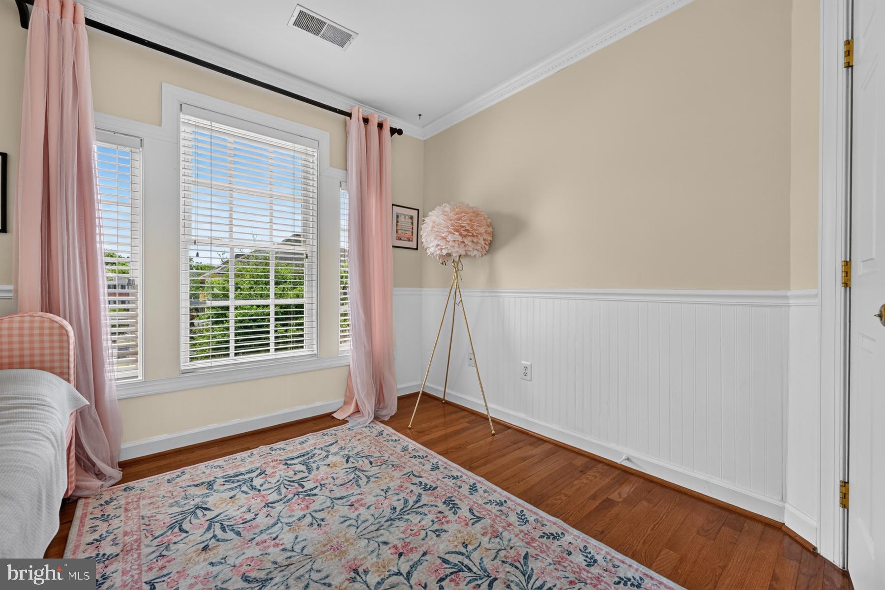 SOUTH RIVER COLONY - Residential