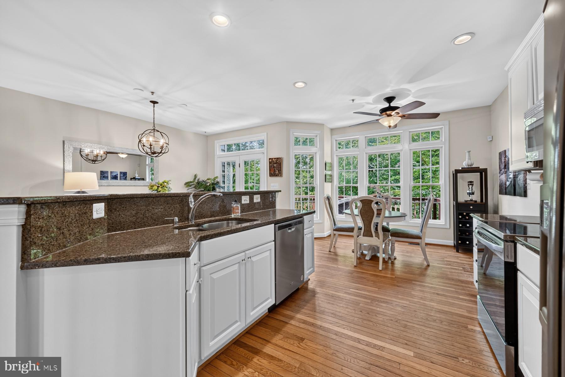 SOUTH RIVER COLONY - Residential