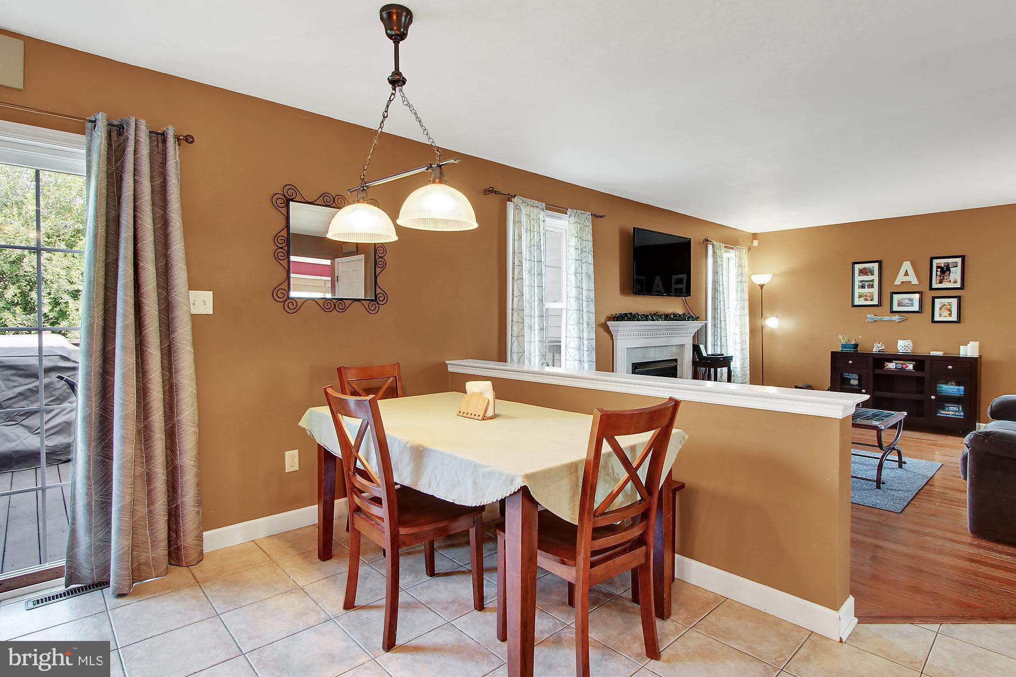 COLUMBIA COURT - Residential