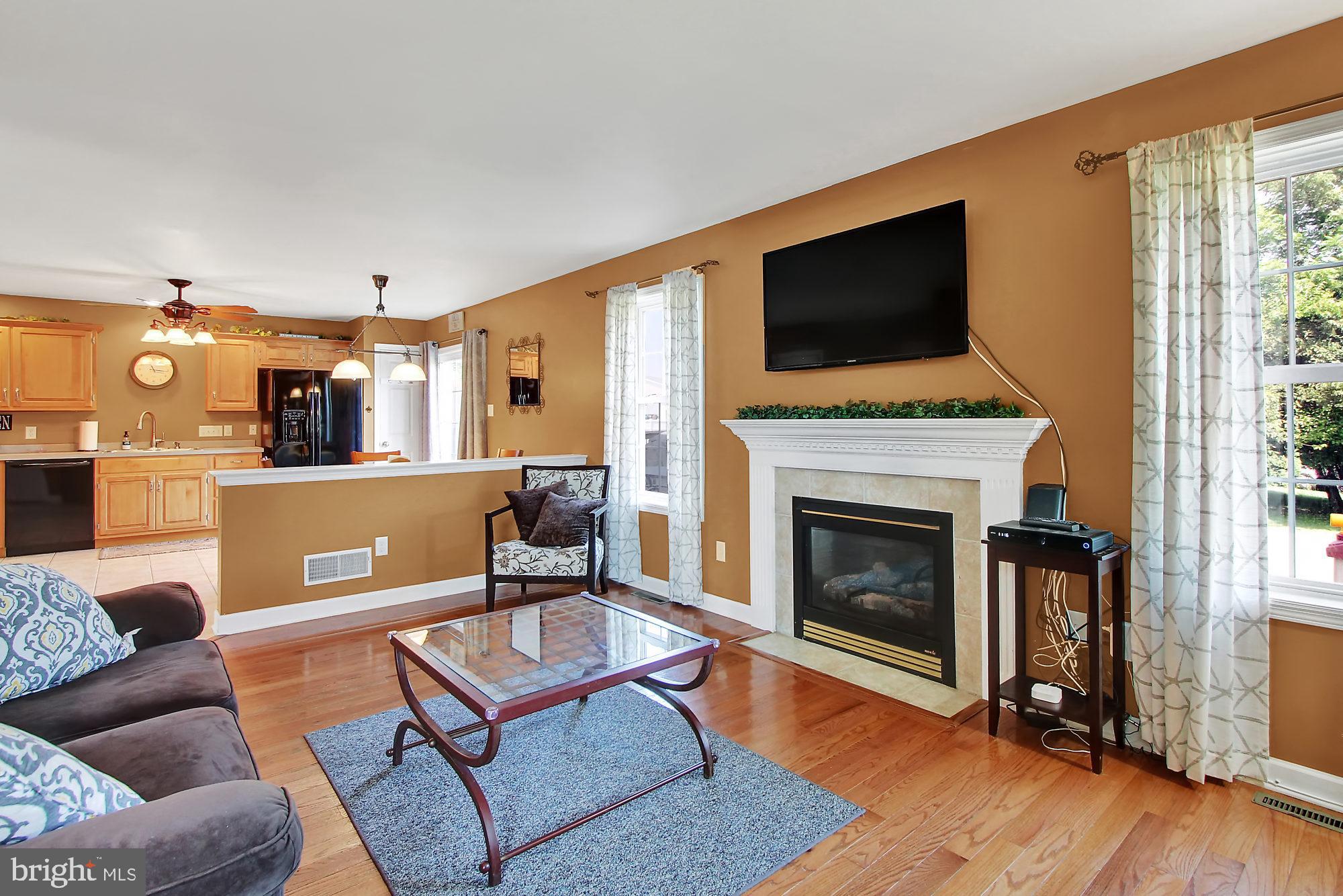 COLUMBIA COURT - Residential
