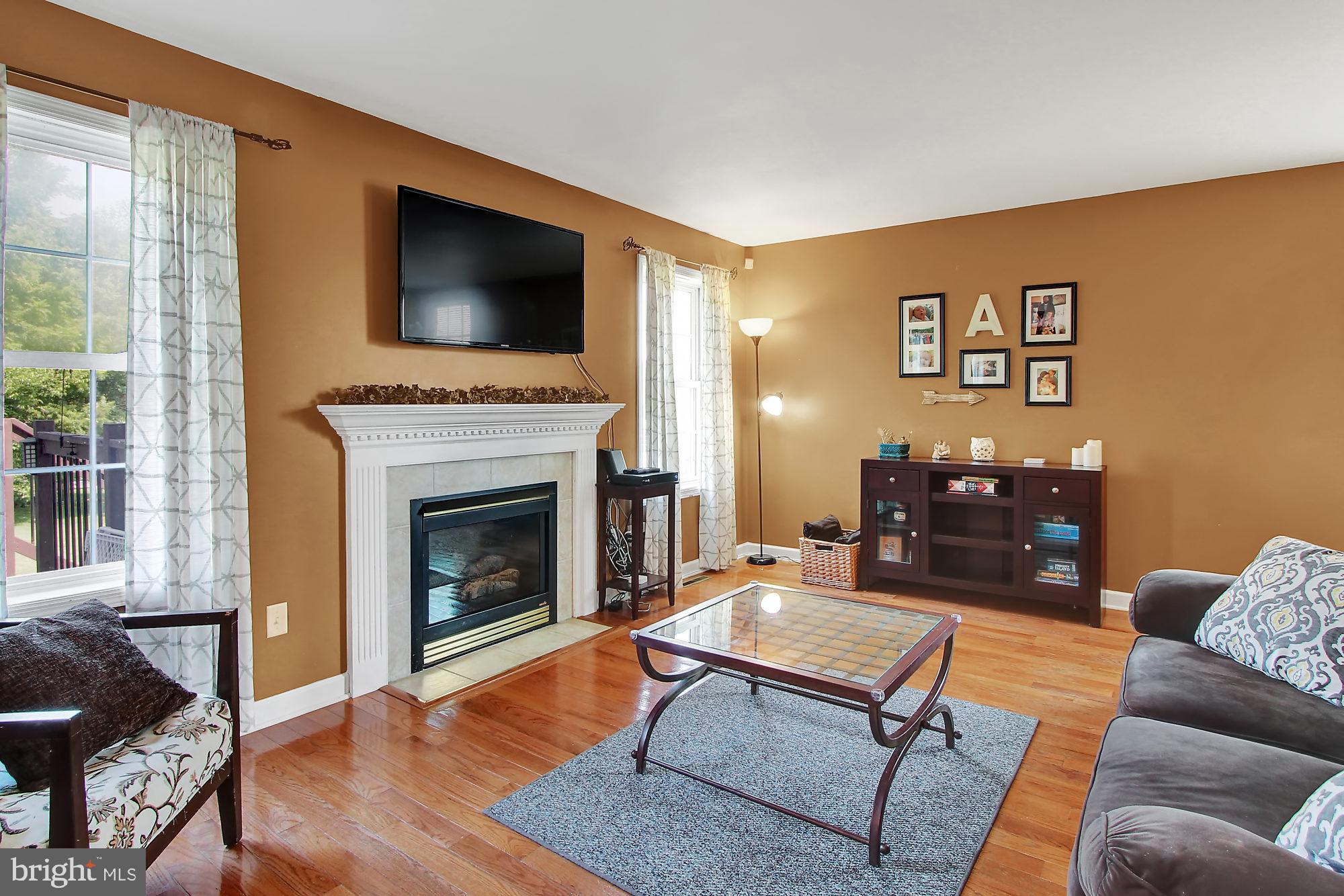 COLUMBIA COURT - Residential