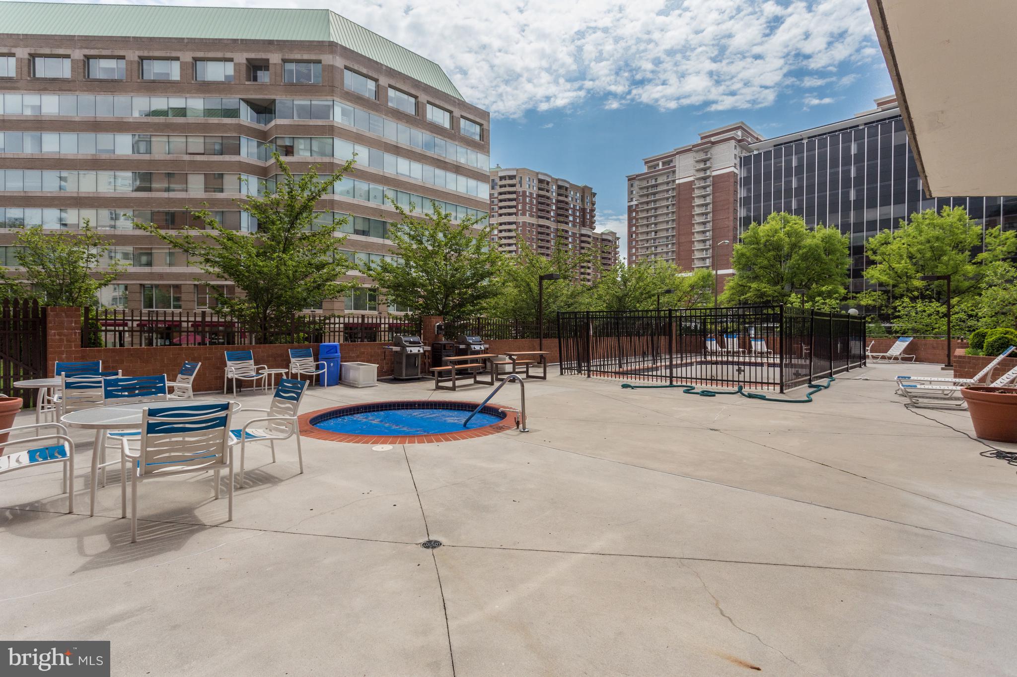 EASTVIEW AT BALLSTON METRO - Residential