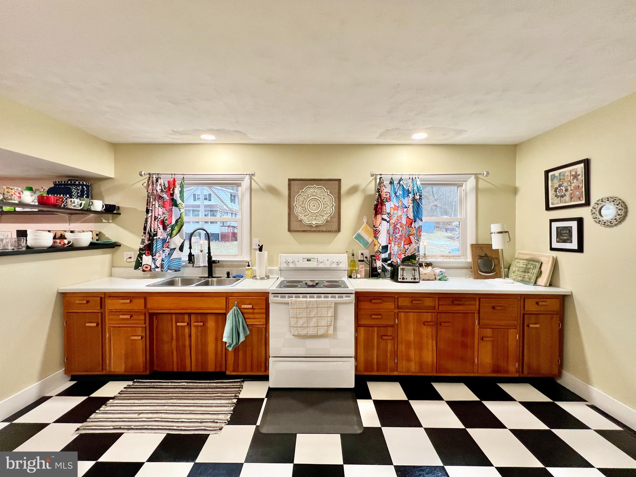 CYPHER BEACH AREA - Residential