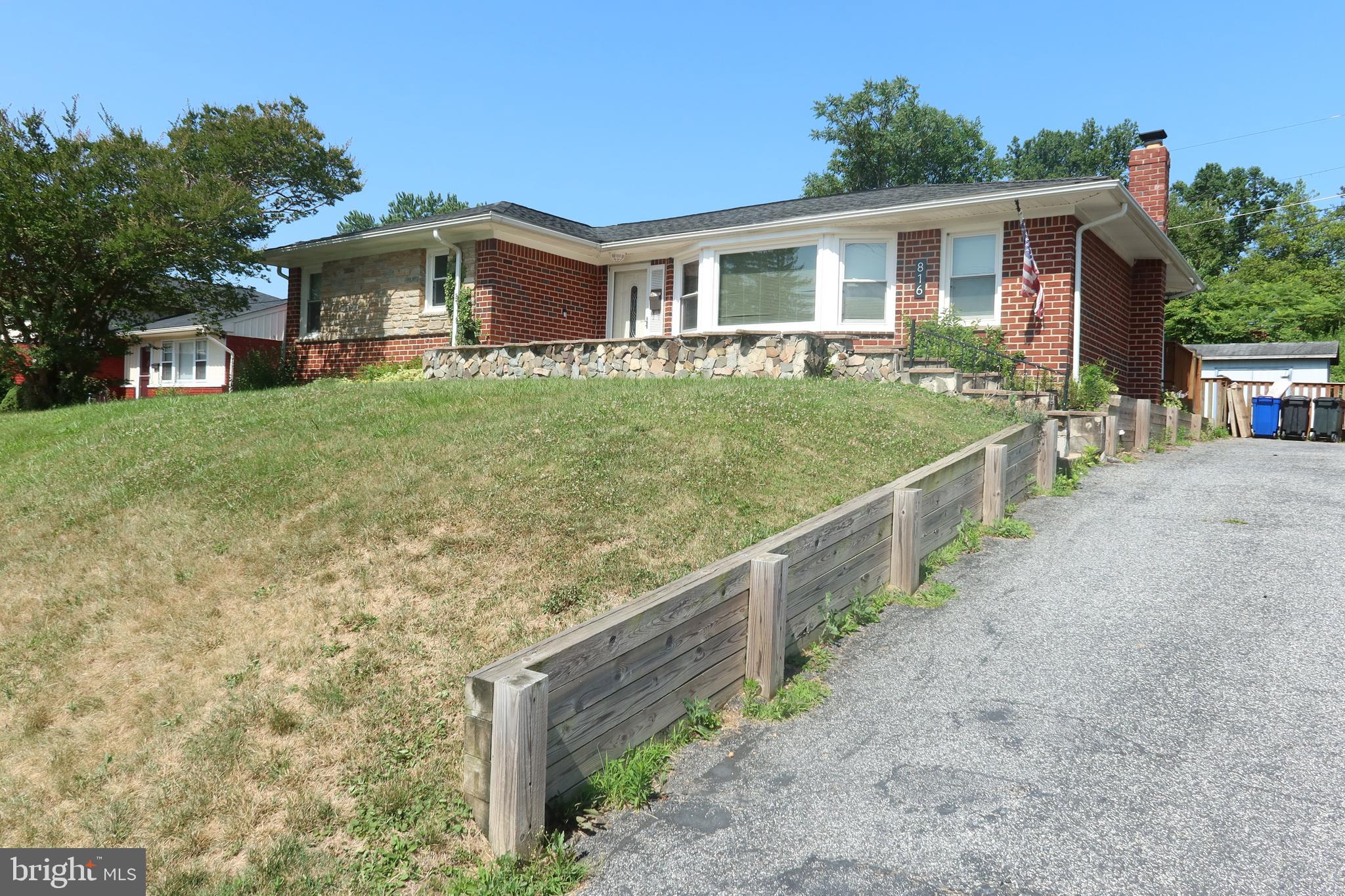 CAMPUS HILLS - Residential