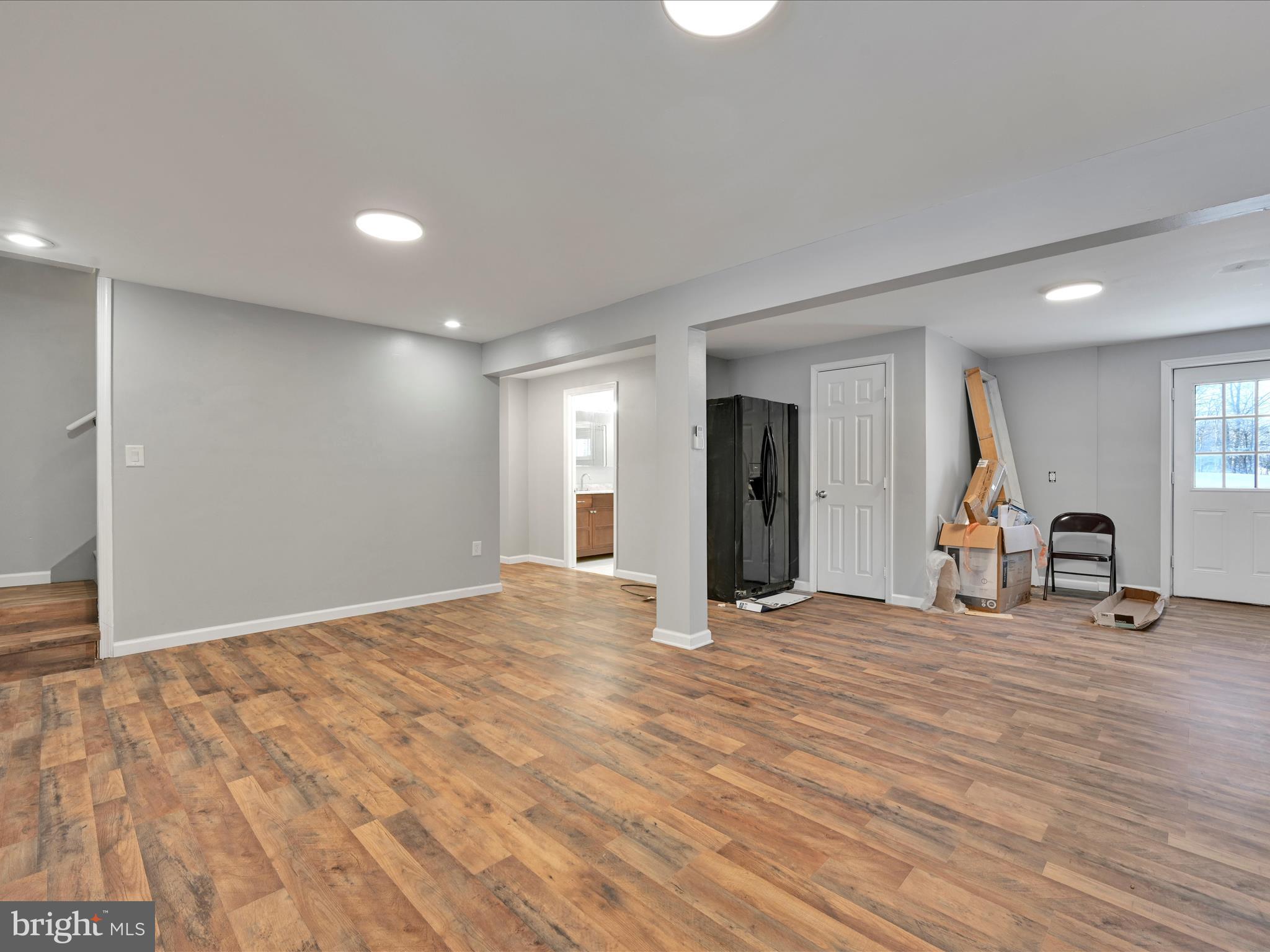 EMERALD LAKES - Residential