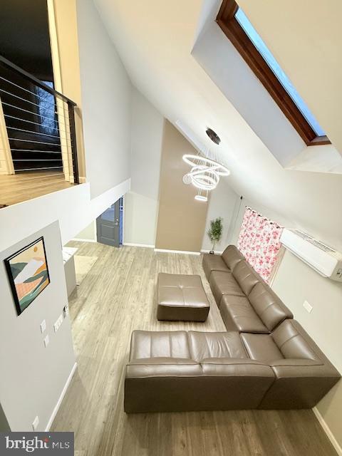 EMERALD LAKES - Residential