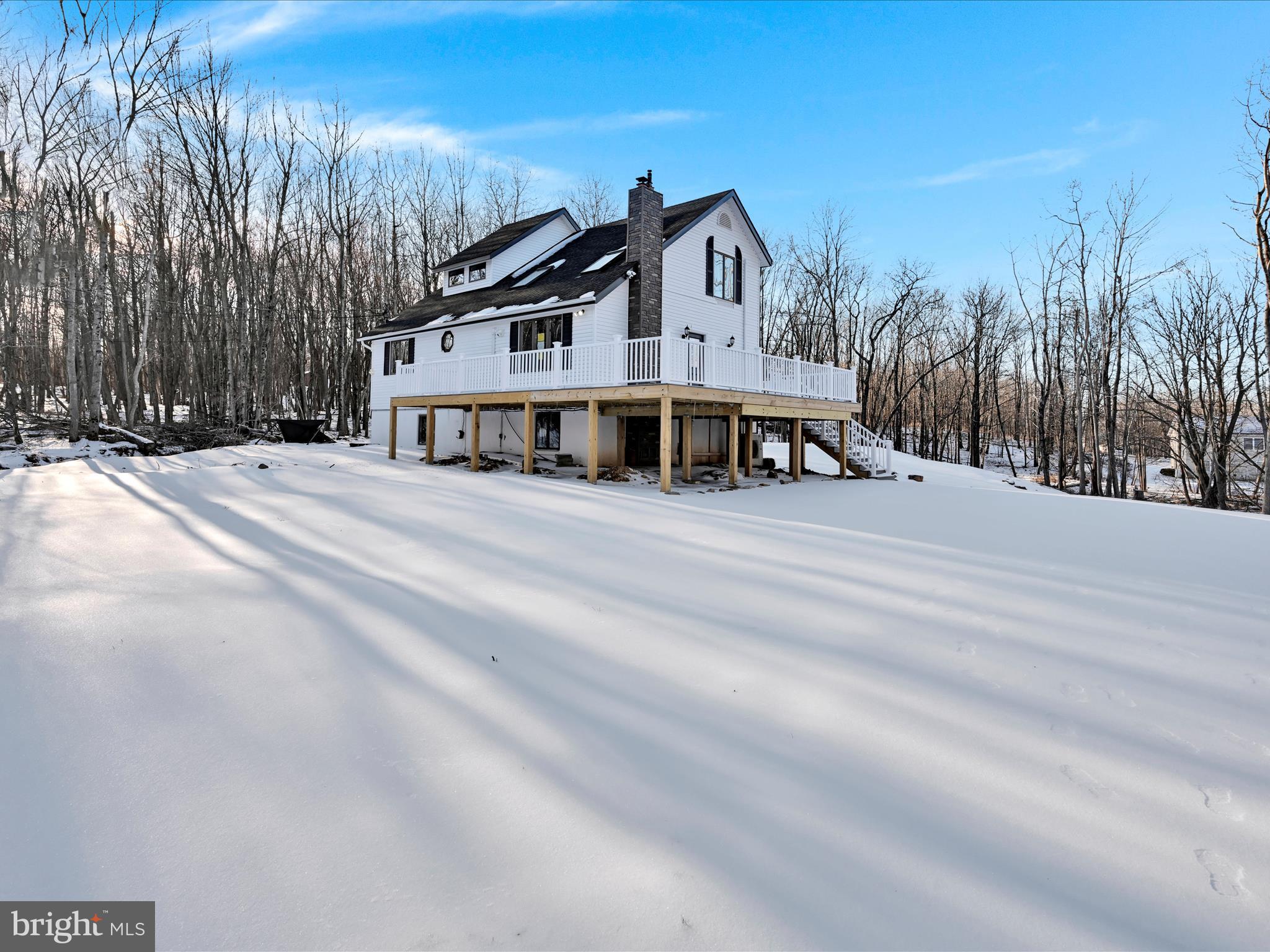 EMERALD LAKES - Residential