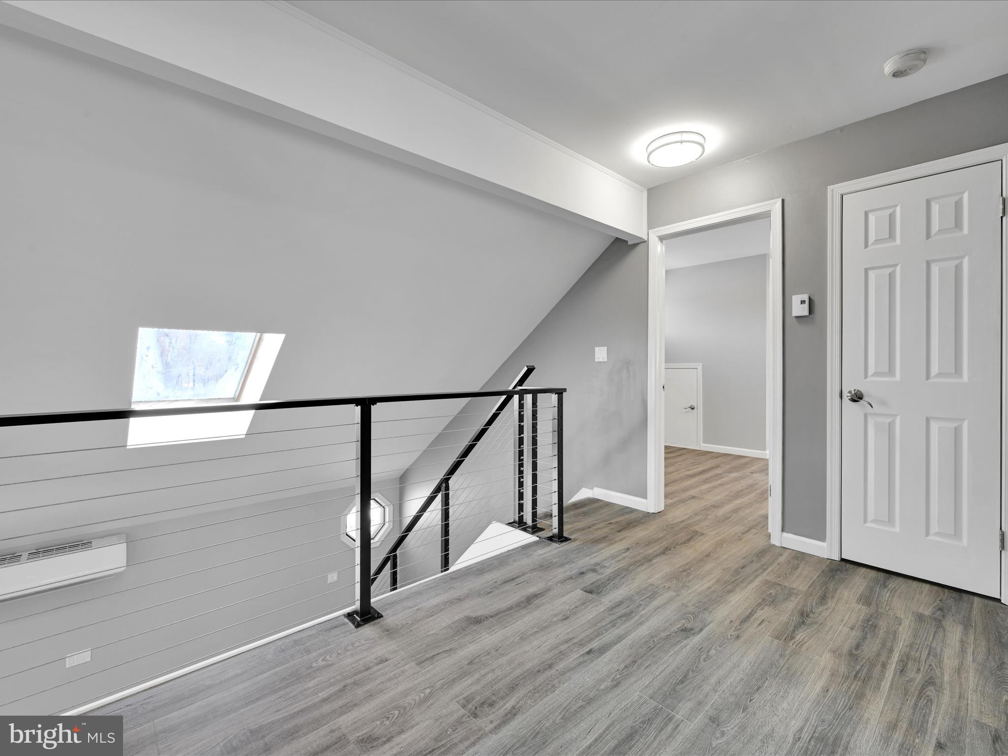 EMERALD LAKES - Residential