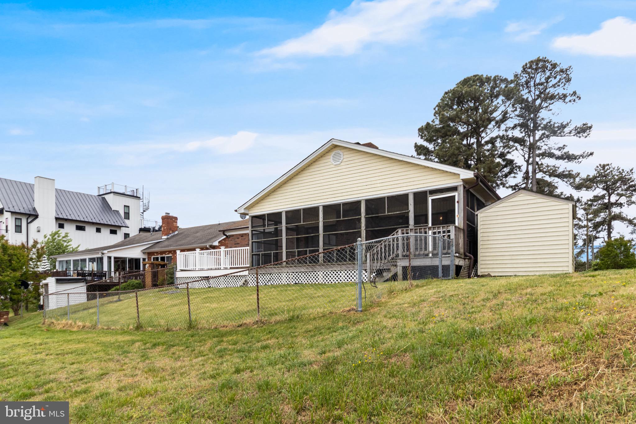 GLEBE HARBOR - Residential