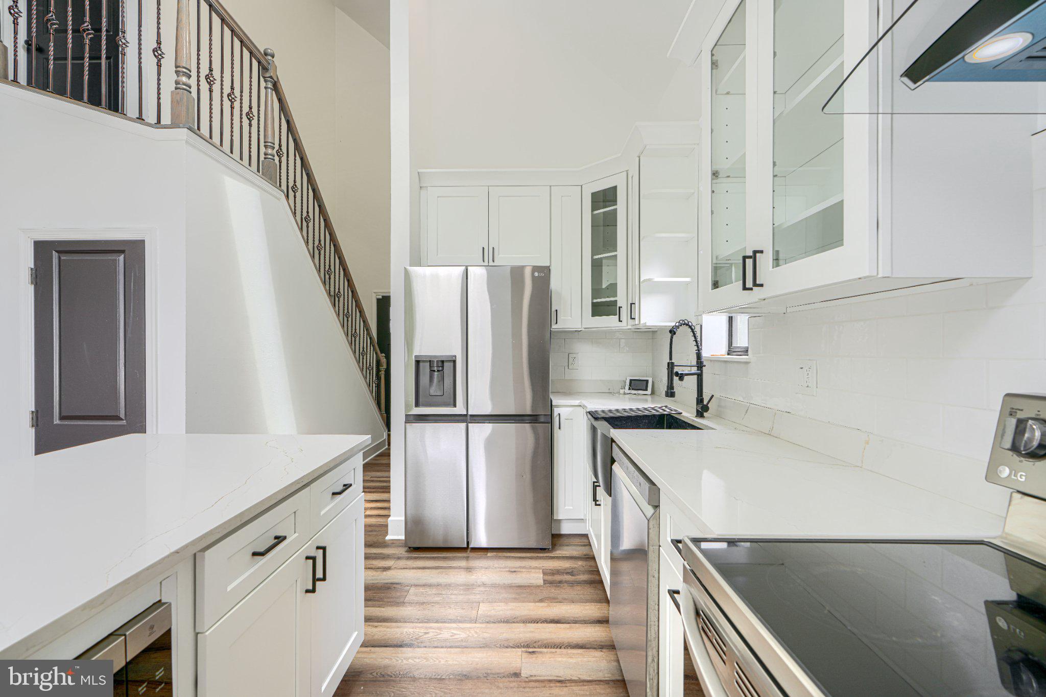 OYSTER HARBOR - Residential