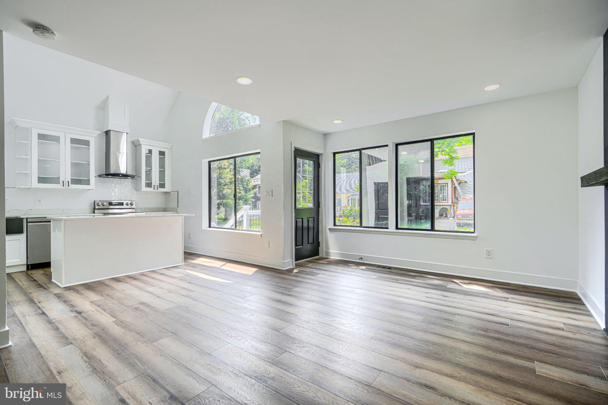 OYSTER HARBOR - Residential