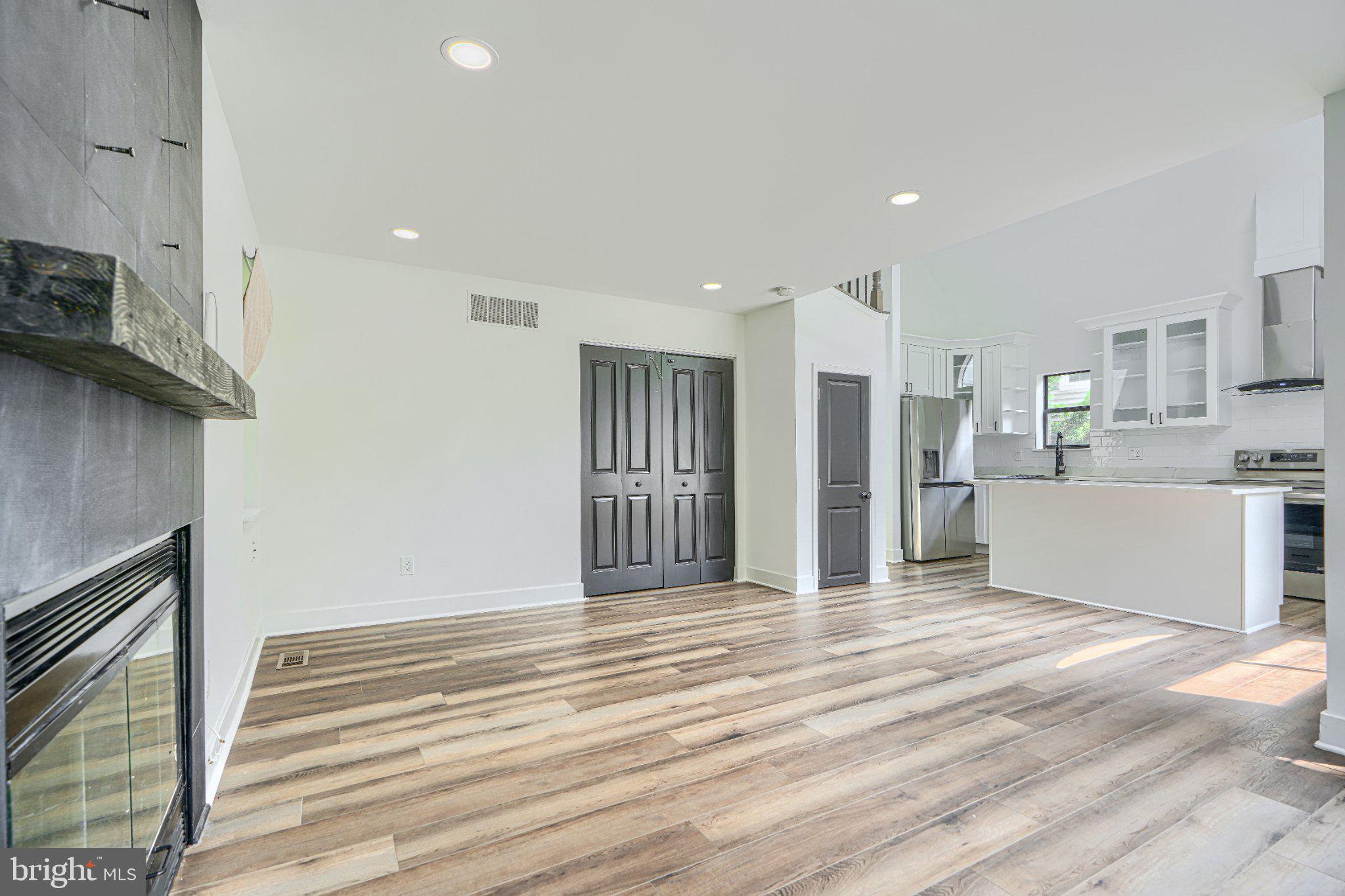 OYSTER HARBOR - Residential