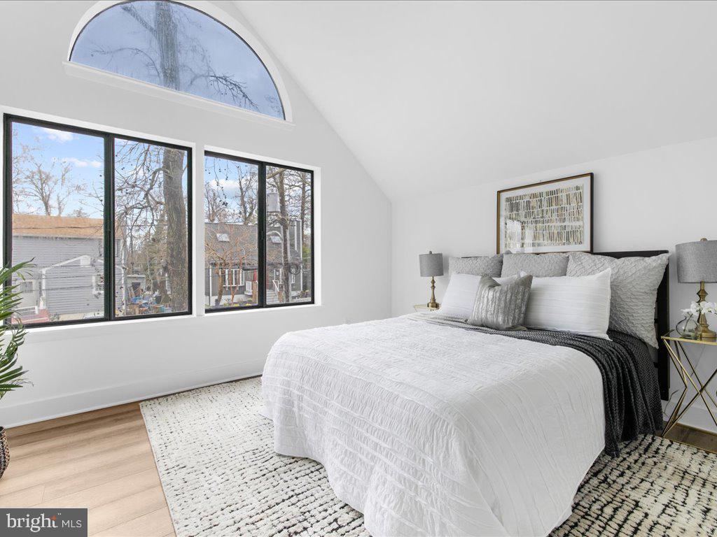 OYSTER HARBOR - Residential