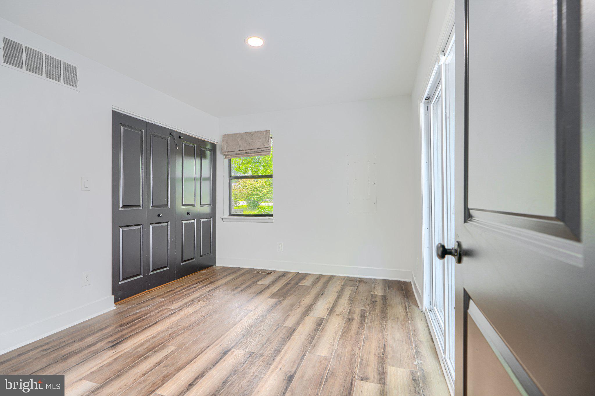 OYSTER HARBOR - Residential